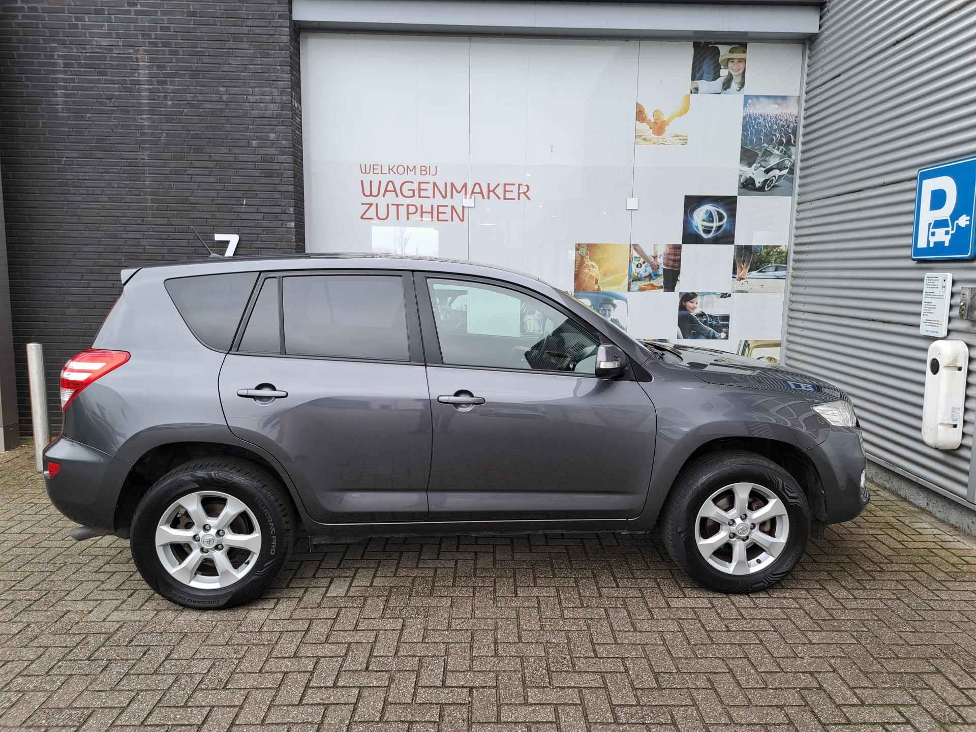 Toyota RAV4 2.0 VVTi DYNAMIC NAVI CLIMA PARK-SENSOREN TREKHAAK CRUISE PRIVACY-GLASS 2000KG GEREMD! - 5/23