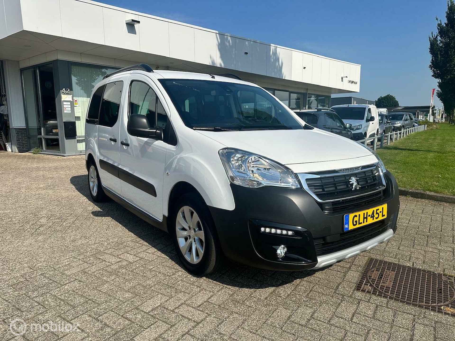 PEUGEOT PARTNER 110 PK TEPEE ACTIVE 12 MND BOVAG RIJKLAAR PRIJS - 3/25