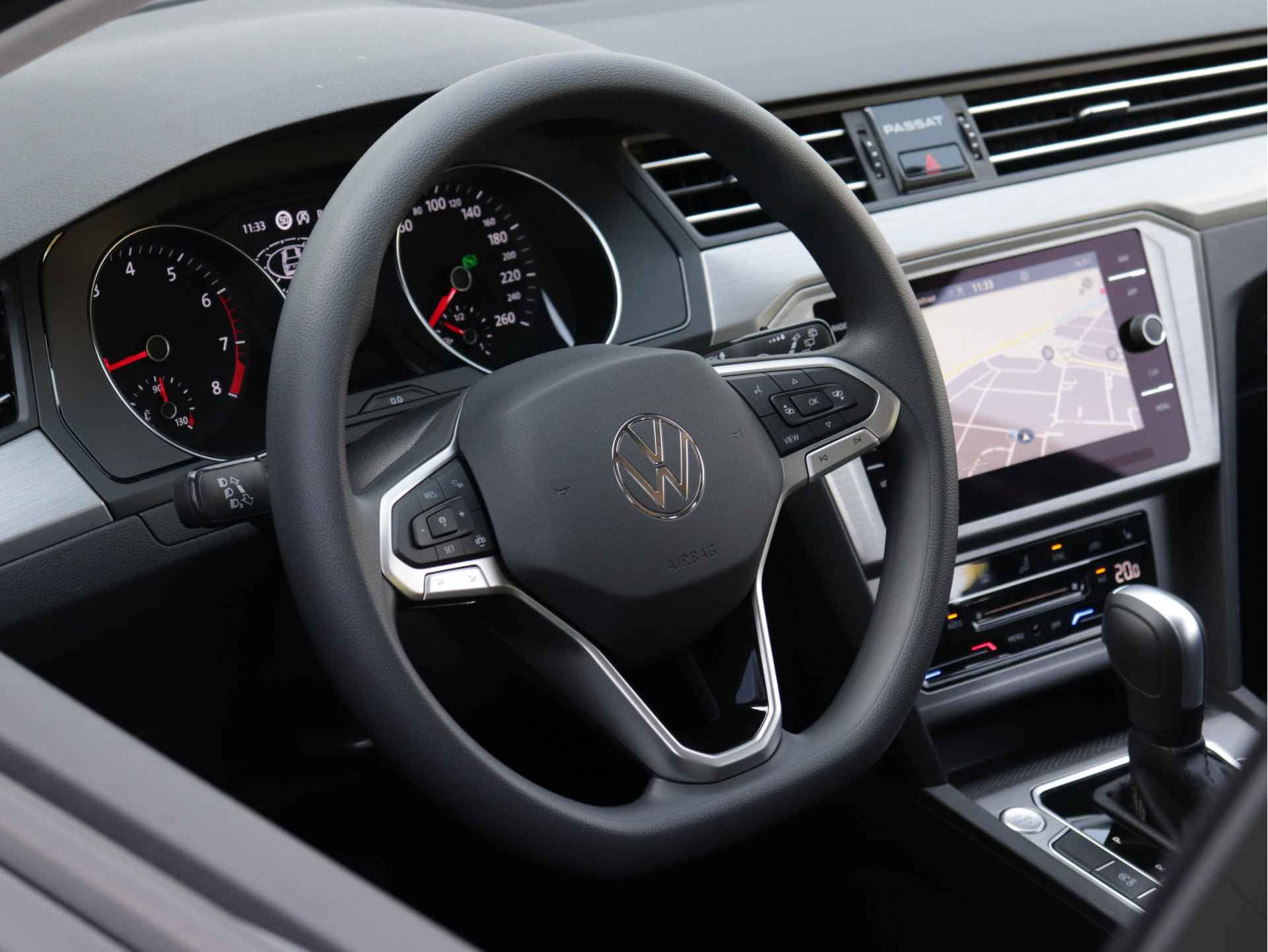 Volkswagen Passat Variant 1.5 TSI Business 150pk Automaat | Navigatie | Stoelverwarming | Adaptive Cruise | Climate Control | Getint Glas | - 8/45