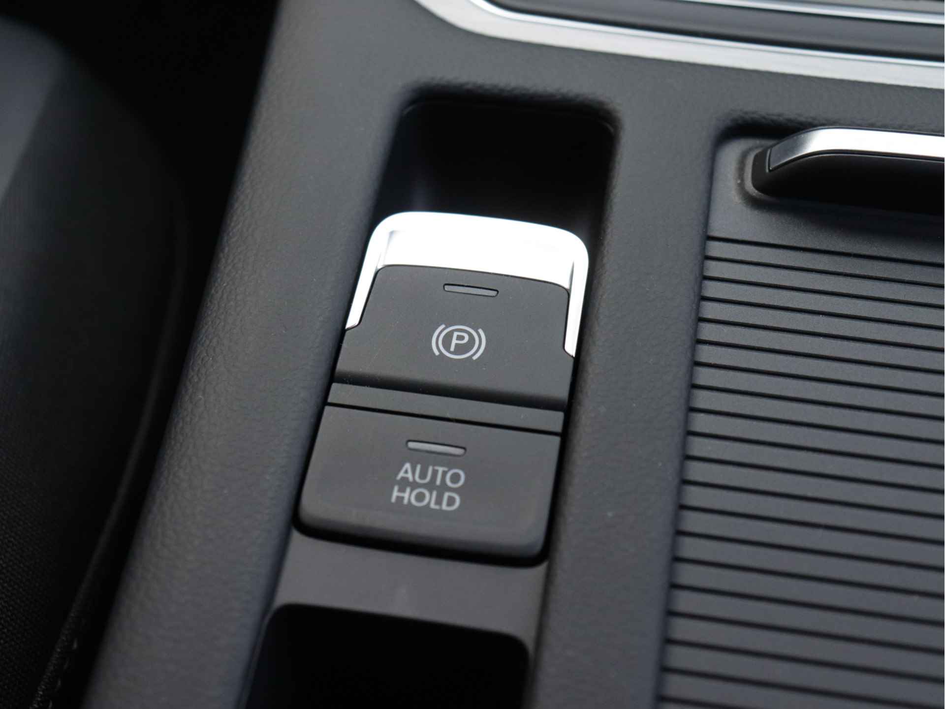 Volkswagen Passat Variant 1.5 TSI Business 150pk Automaat | Navigatie | Stoelverwarming | Adaptive Cruise | Climate Control | Getint Glas | - 26/45