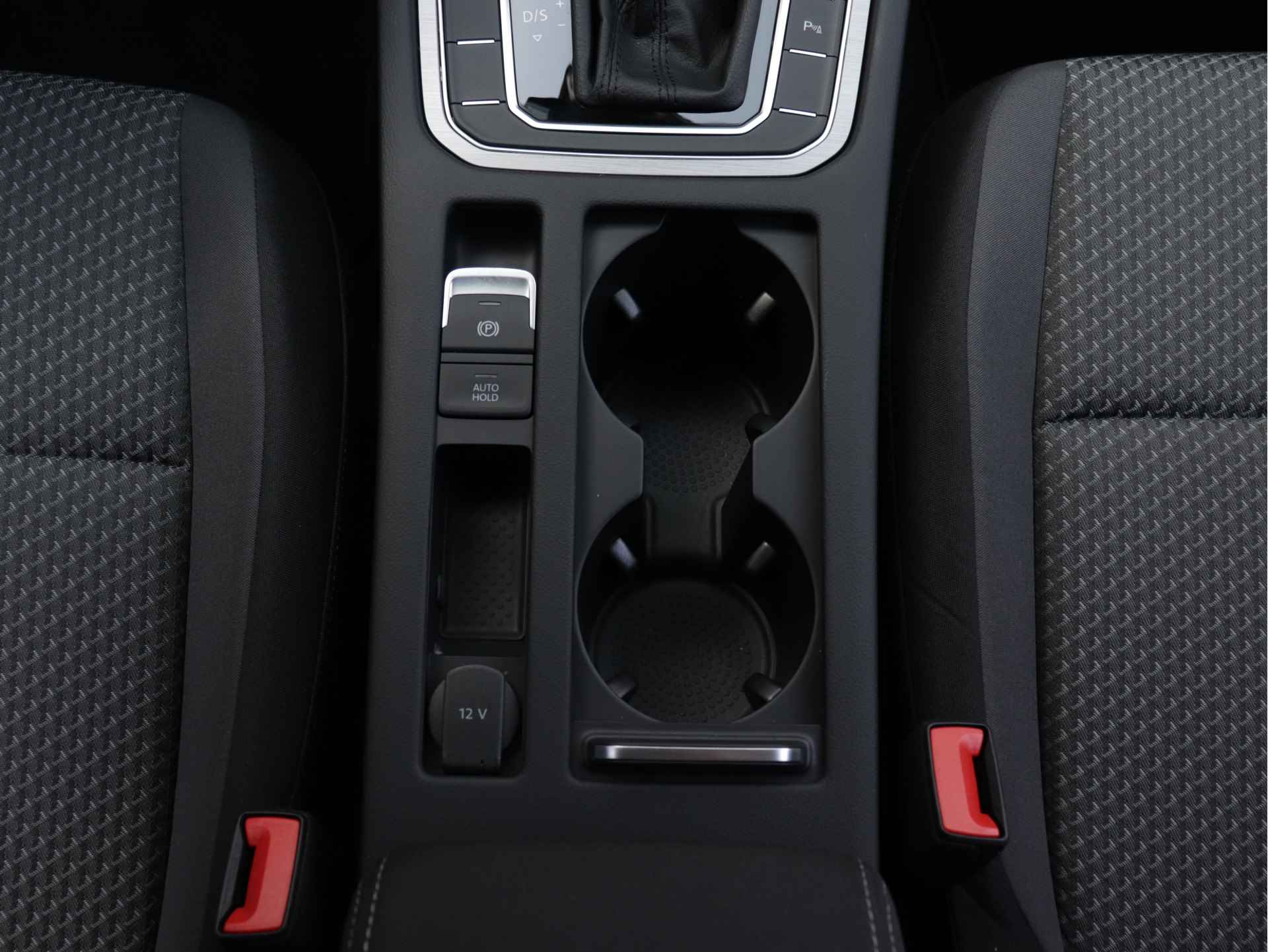 Volkswagen Passat Variant 1.5 TSI Business 150pk Automaat | Navigatie | Stoelverwarming | Adaptive Cruise | Climate Control | Getint Glas | - 41/45