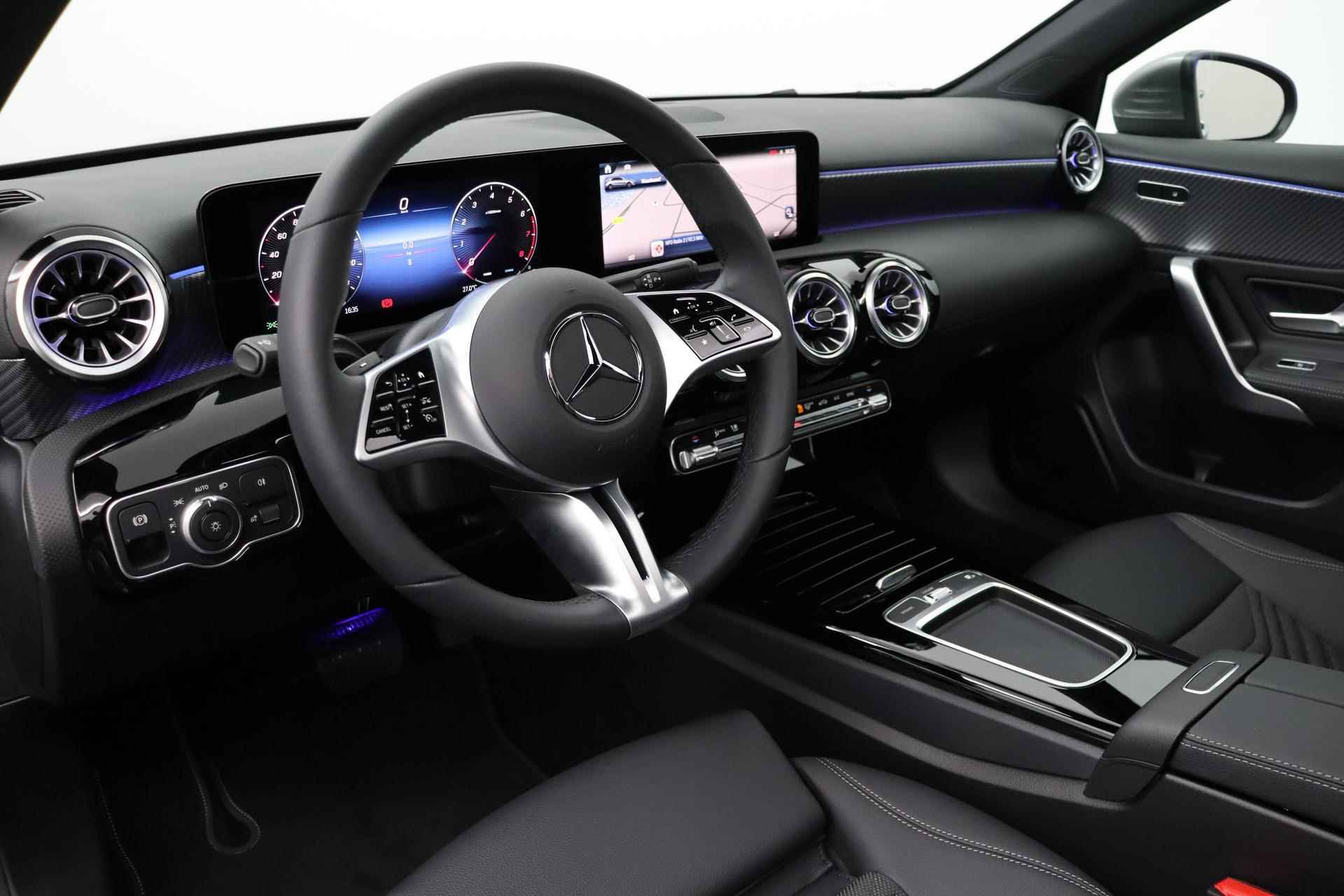 Mercedes-Benz A 180 Star Edition Luxury Line | Panoramadak | Apple CarPlay | Android Auto | Sfeerverlichting | Stoelverwarming | Achteruitrijcamera | Parkeersensoren | Elektrisch Inklapbare Buitenspiegels - 10/23