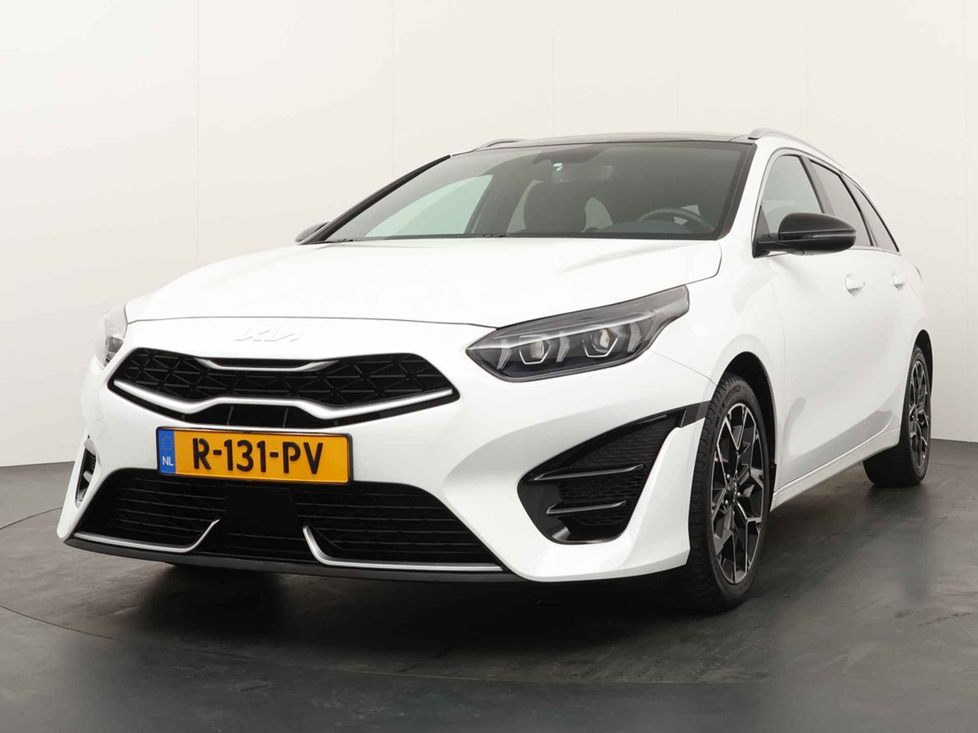 Kia Ceed Sportswagon 1.5 T-GDi GT-Line 160pk automaat - LED Koplampen - Navigatie - Adaptief Cruise Control - Dodehoek Sensor - Fabrieksgarantie tot 11-2029 - 3/43