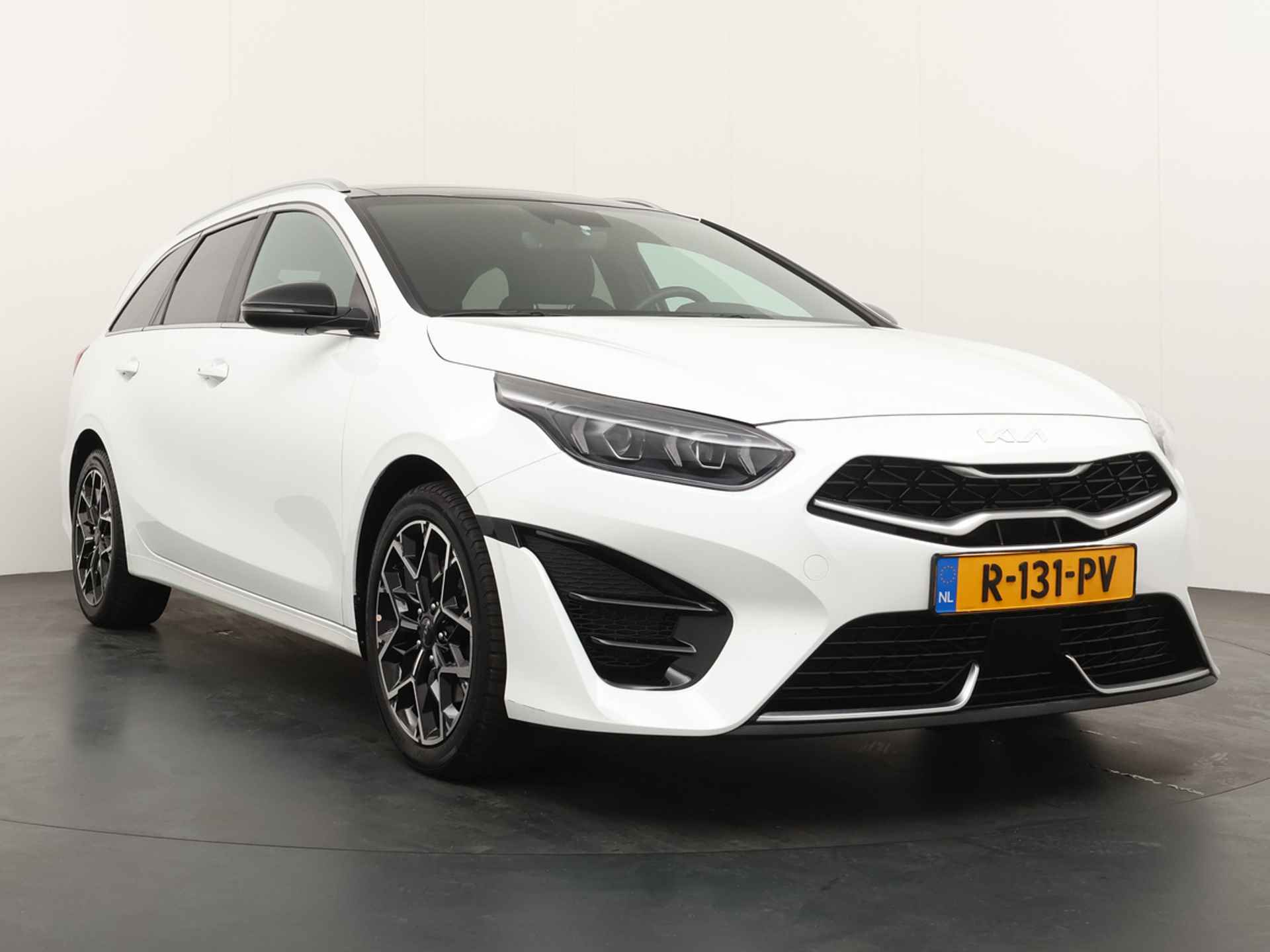 Kia Ceed Sportswagon 1.5 T-GDi GT-Line 160pk automaat - LED Koplampen - Navigatie - Adaptief Cruise Control - Dodehoek Sensor - Fabrieksgarantie tot 11-2029 - 12/43