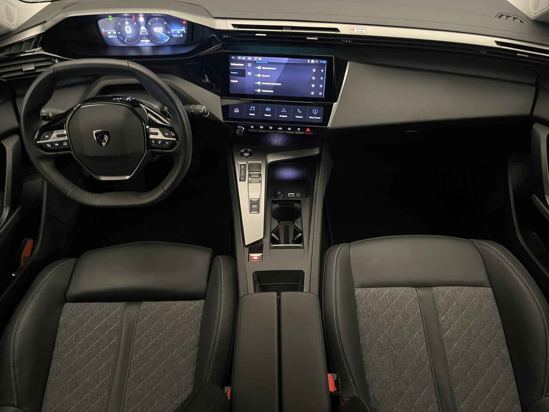 Peugeot 408 1.2 Allure Pack 130PK Automaat | Camera | Navigatie | Parkeersensoren Voor + Achter | Apple/Android Carplay | Trekhaak | 17" Lichtmetaal | Keyless | LED - 35/48