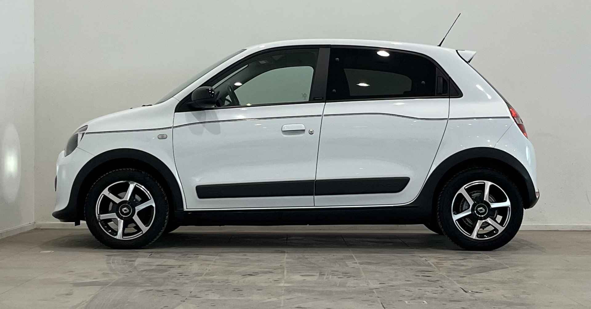 Renault Twingo 1.0 SCe 70 Limited | Airco | Cruise Control | Radio-USB | Bluetooth | Parkeersensoren | All season banden | Lichtmetalen velgen 15" - 6/28