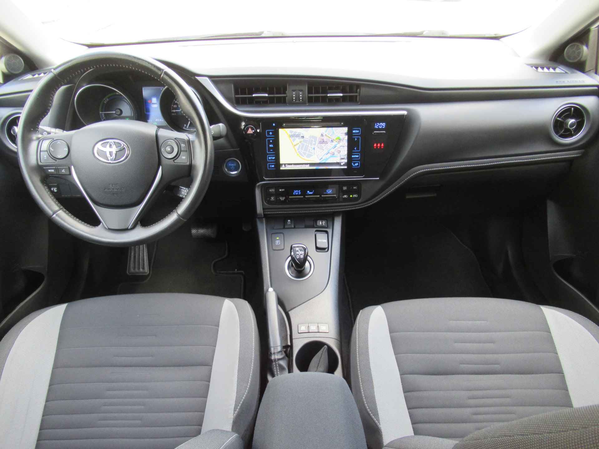 Toyota Auris 1.8 Hybrid Aspiration Dec-2015 Navigatie | camera | cruise | LM velgen | tr.haak - 21/34