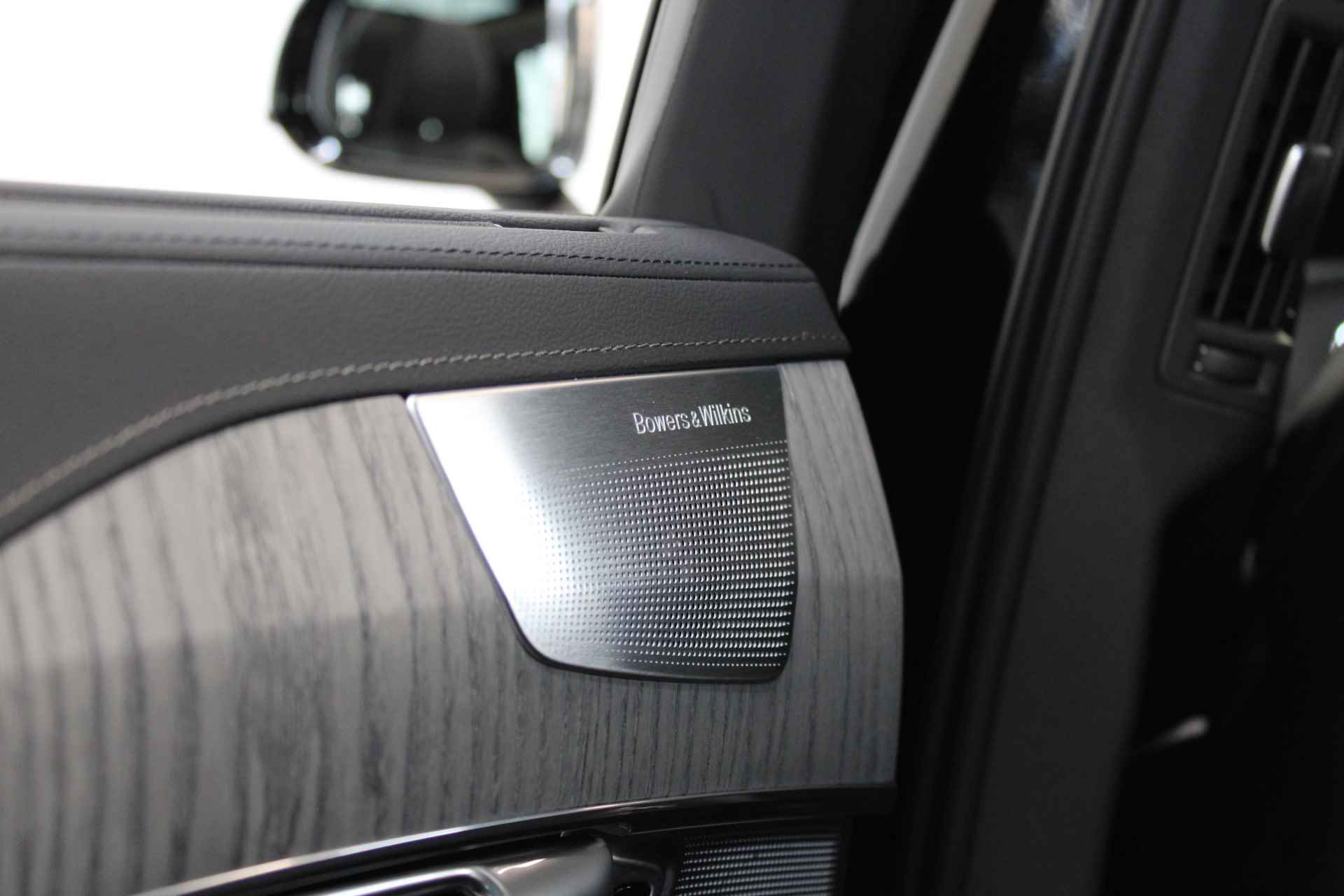 Volvo XC90 T8 455PK Ultra Dark | Full Options! | Massage | Luchtvering | B&W Audio | Trekhaak | Gelam Glas - 72/85