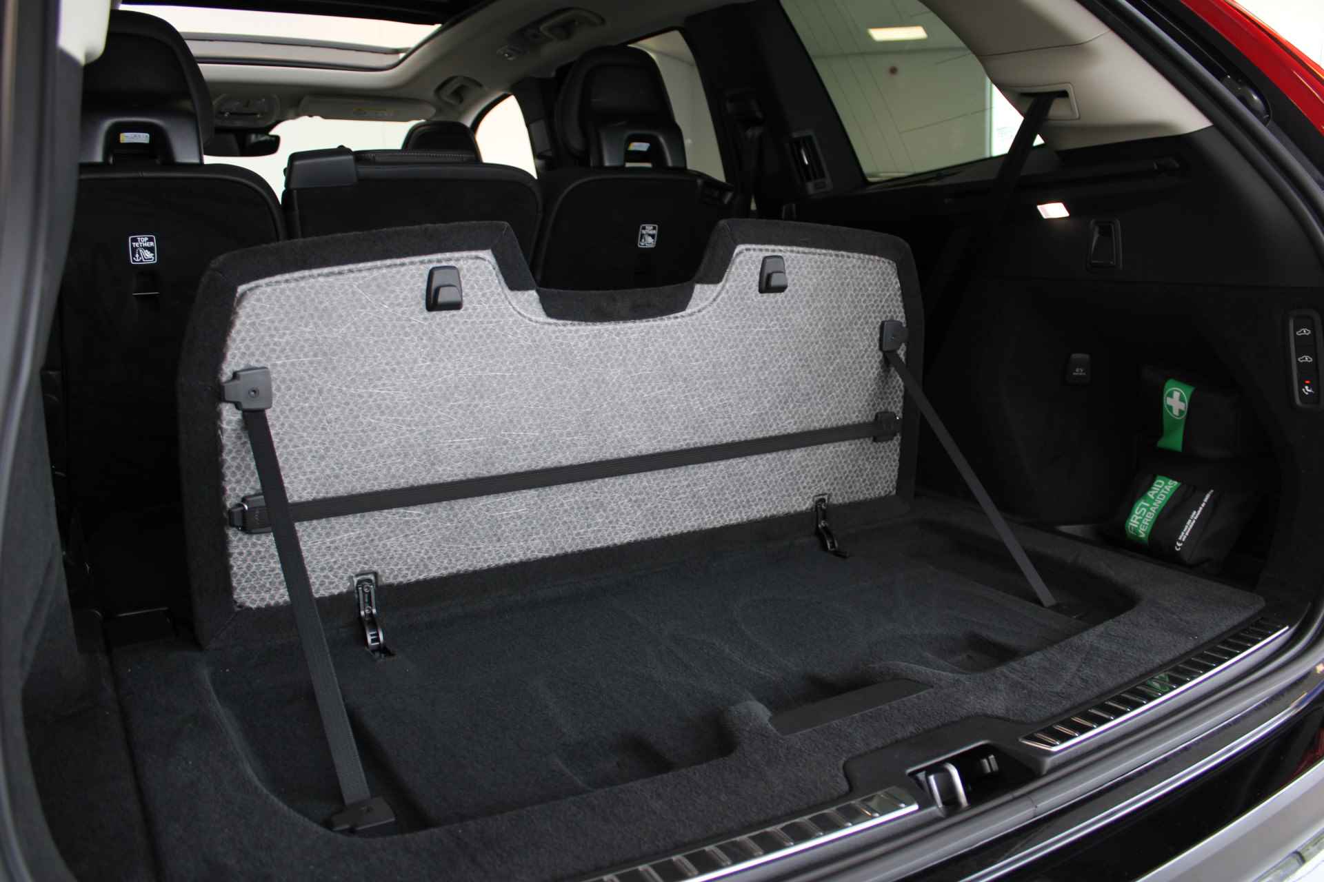 Volvo XC90 T8 455PK Ultra Dark | Full Options! | Massage | Luchtvering | B&W Audio | Trekhaak | Gelam Glas - 83/85