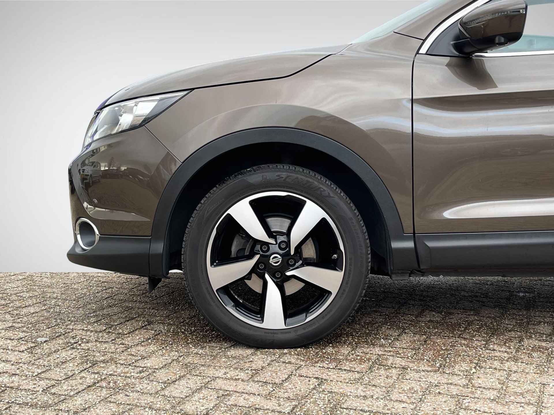 Nissan Qashqai 1.2 N-Connecta | Navigatie | 360° Camera | Stoelverwarming | Keyless Entry | Cruise & Climate Control | Rijklaarprijs! - 8/25