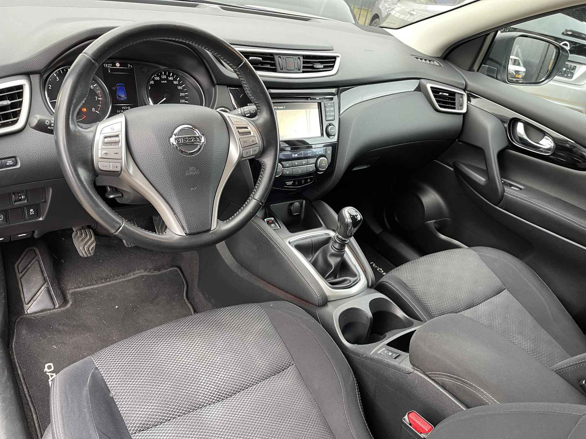 Nissan Qashqai 1.2 N-Connecta | Navigatie | 360° Camera | Stoelverwarming | Keyless Entry | Cruise & Climate Control | Rijklaarprijs! - 10/25