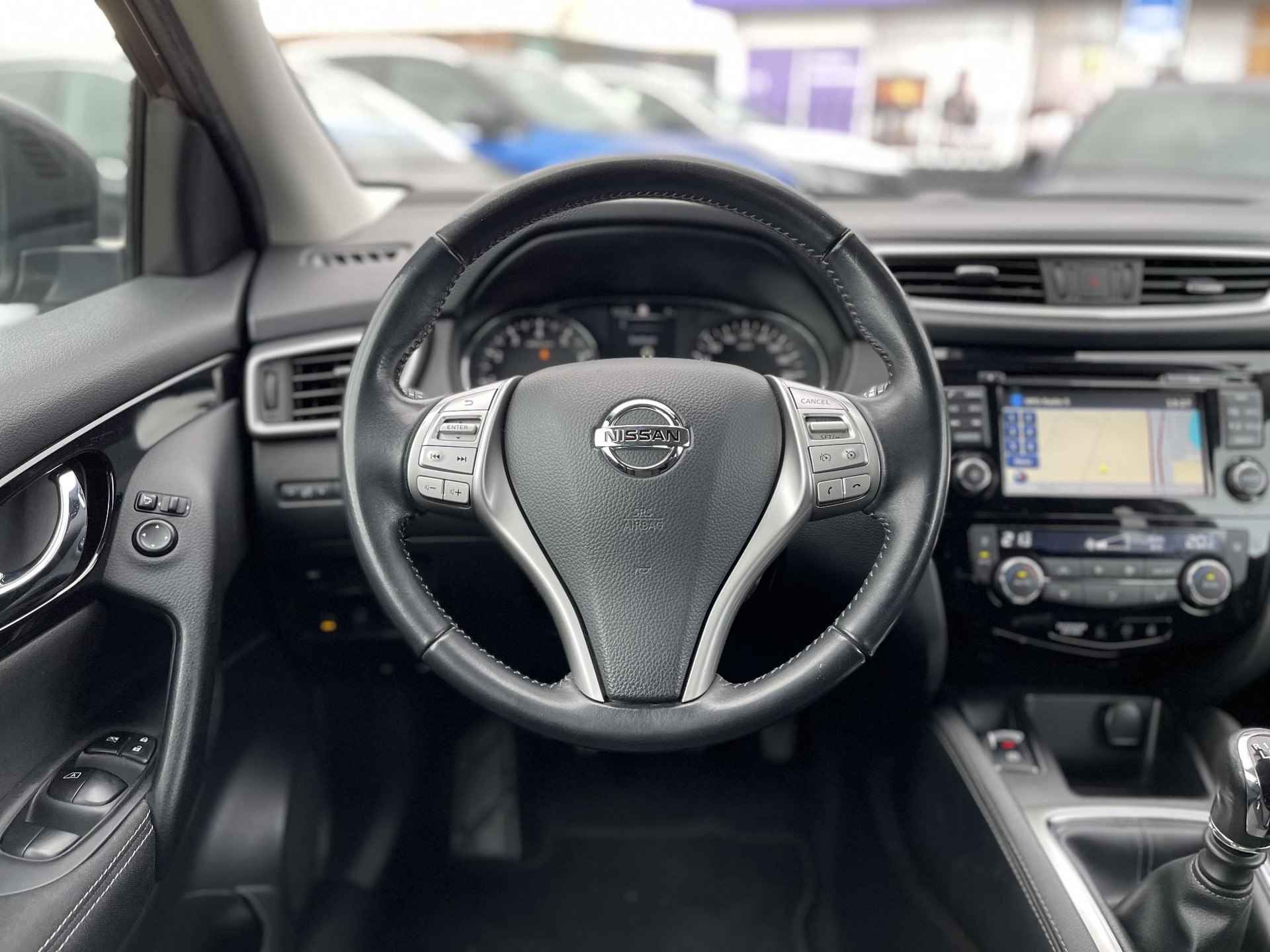 Nissan Qashqai 1.2 N-Connecta | Navigatie | 360° Camera | Stoelverwarming | Keyless Entry | Cruise & Climate Control | Rijklaarprijs! - 14/25