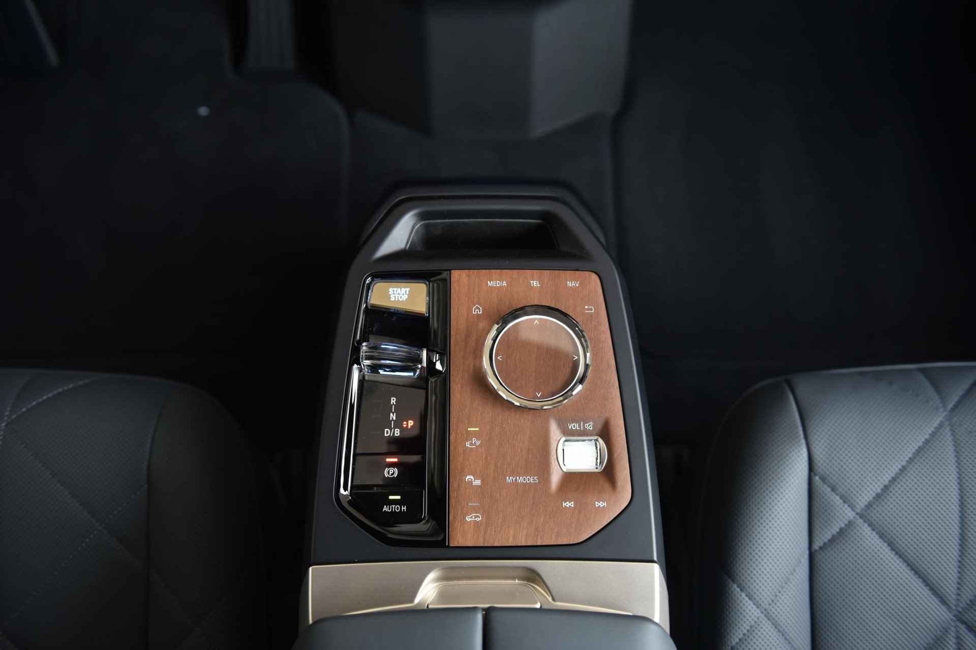 BMW iX M60 Excellence /  Bowers & Wilkins / 21inch - 18/29