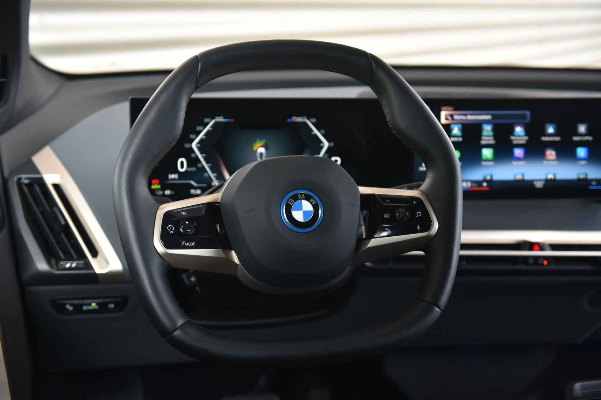 BMW iX M60 Excellence /  Bowers & Wilkins / 21inch - 19/29