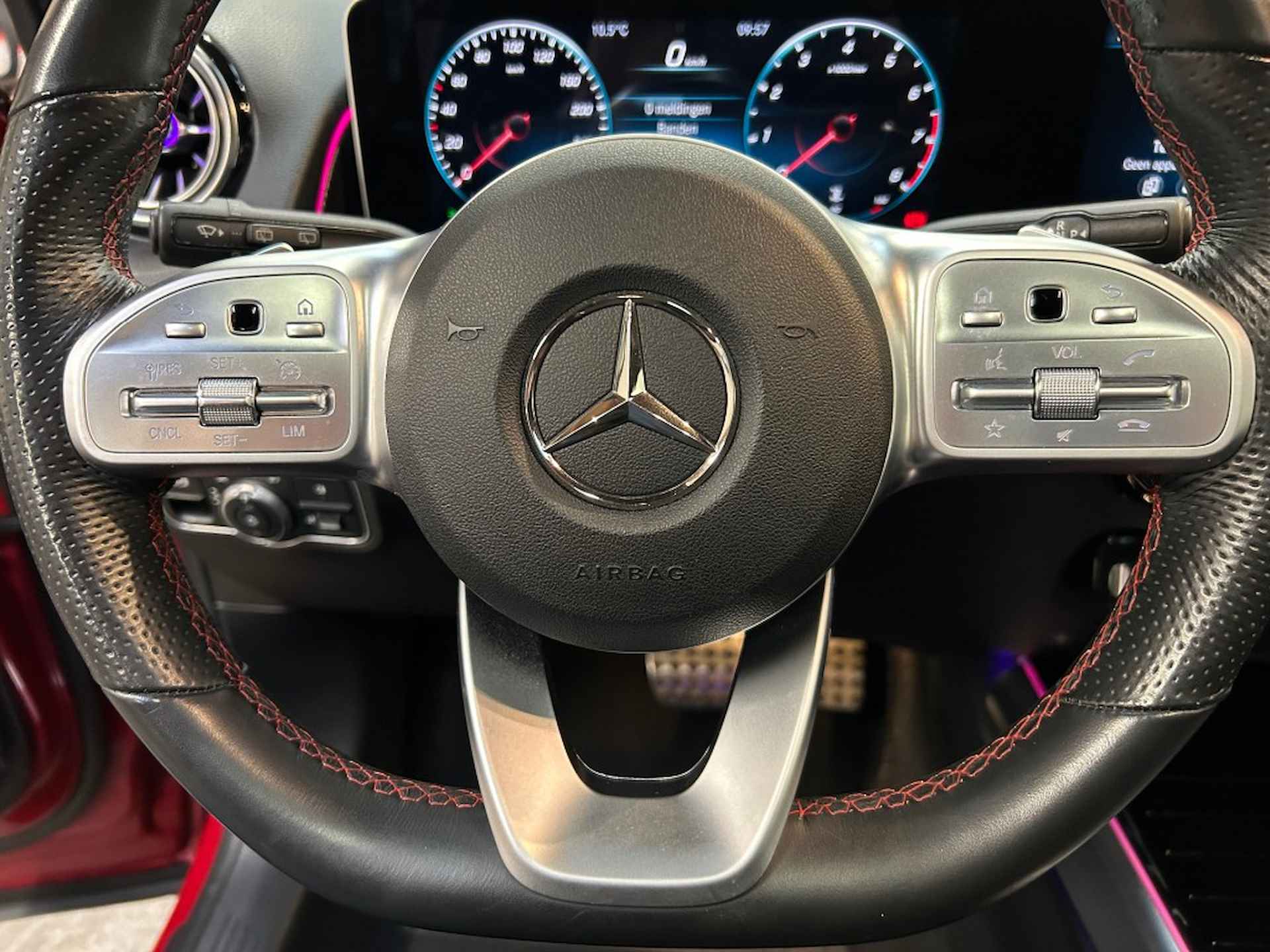 MERCEDES-BENZ Glb-klasse AMG 35 4M PREM / Pano / 360camera / Burmester / 21inch - 20/23