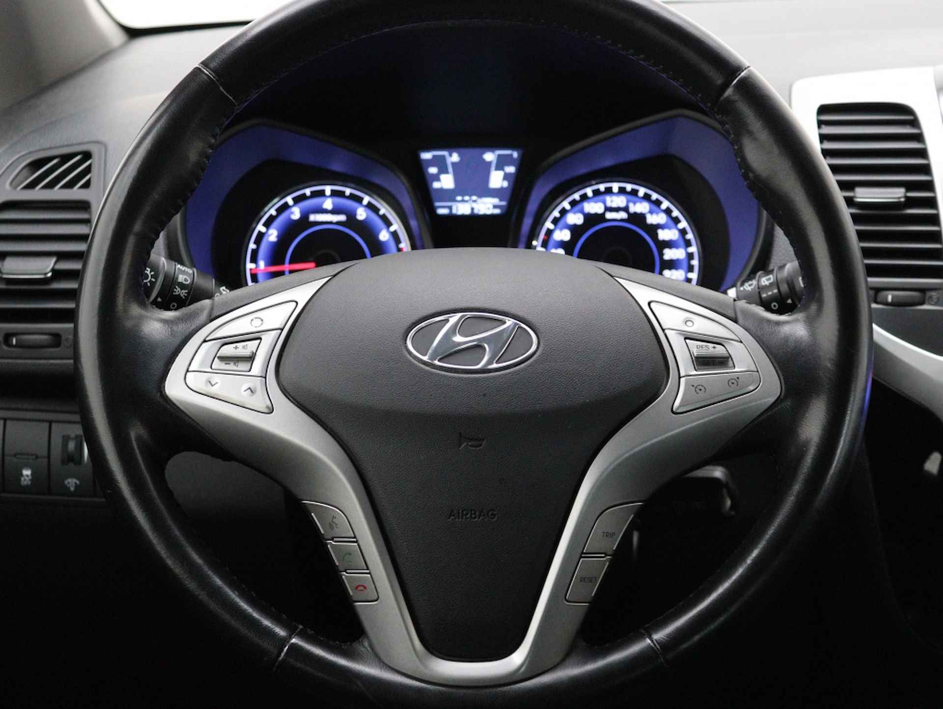 Hyundai ix20 1.4i i-Drive | Navigatie | Cruise Control | Leder | - 26/45