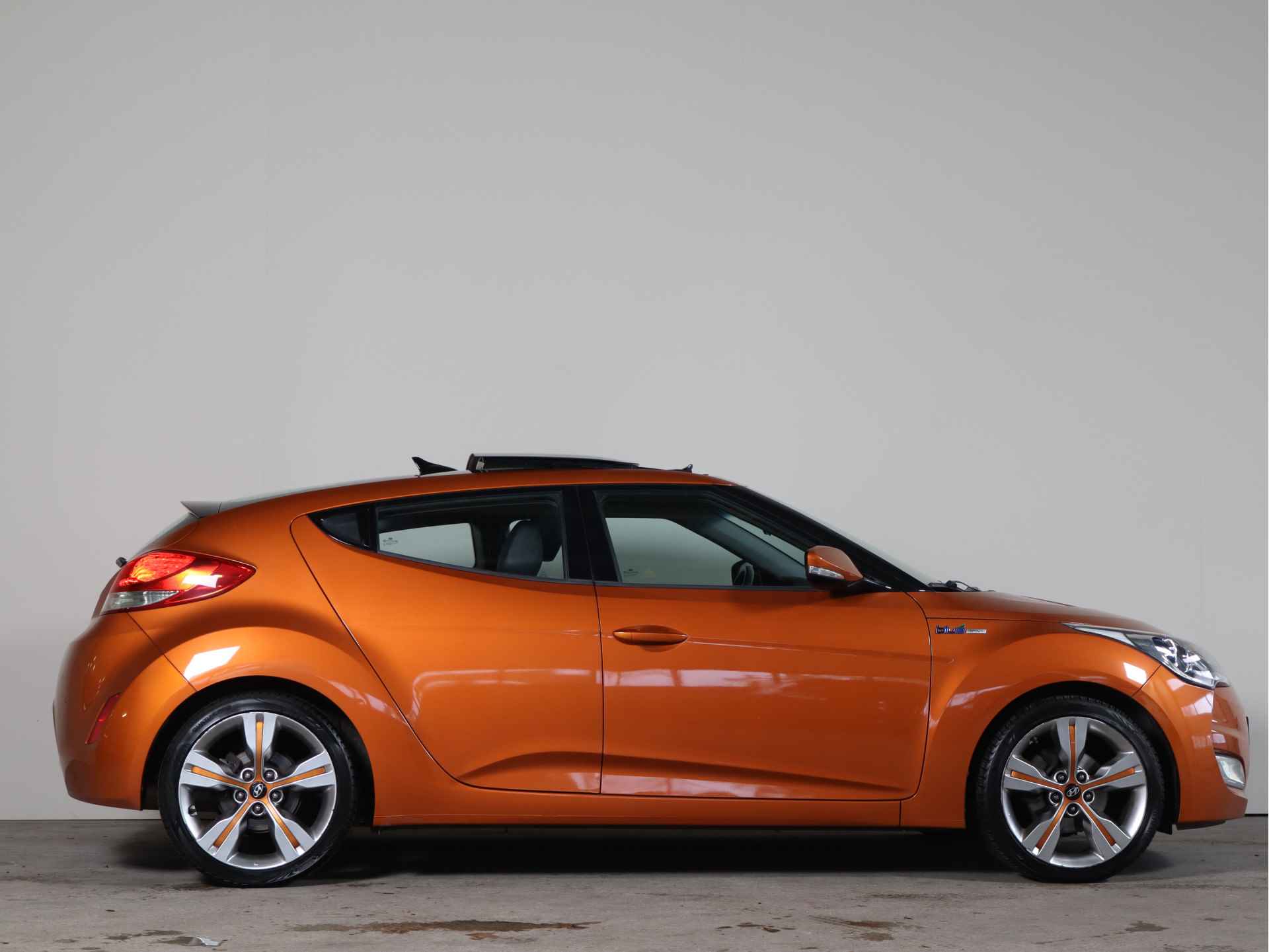 Hyundai Veloster 1.6 GDI i-Vision Pano I Cruise I Climate - 27/28