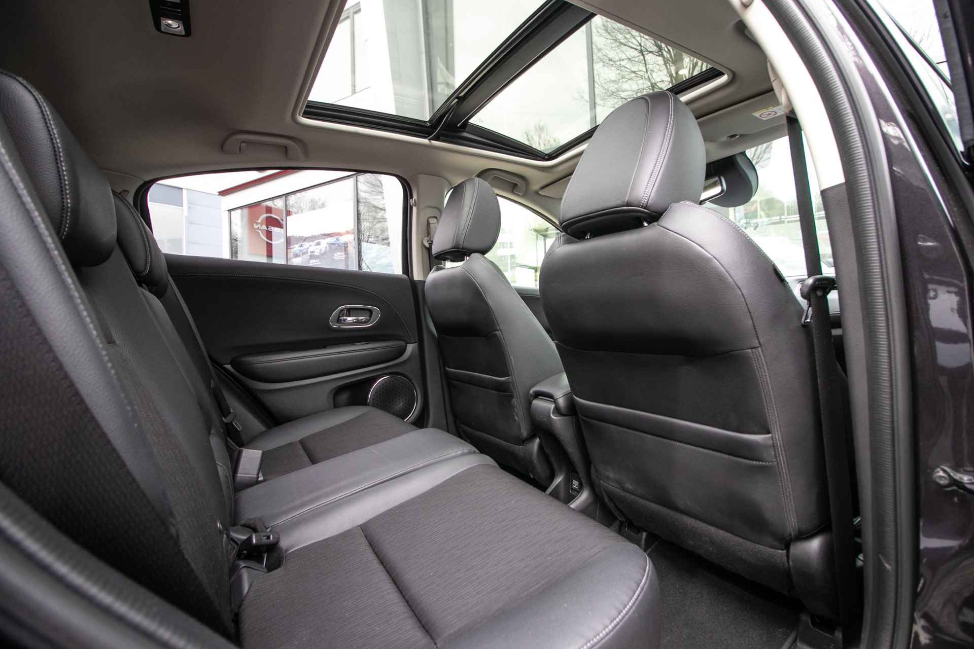 Honda HR-V 1.5 i-VTEC Executive Automaat - All in rijklaarprijs | Navi | Schuifdak | min. 12 mnd Garantie - 6/43