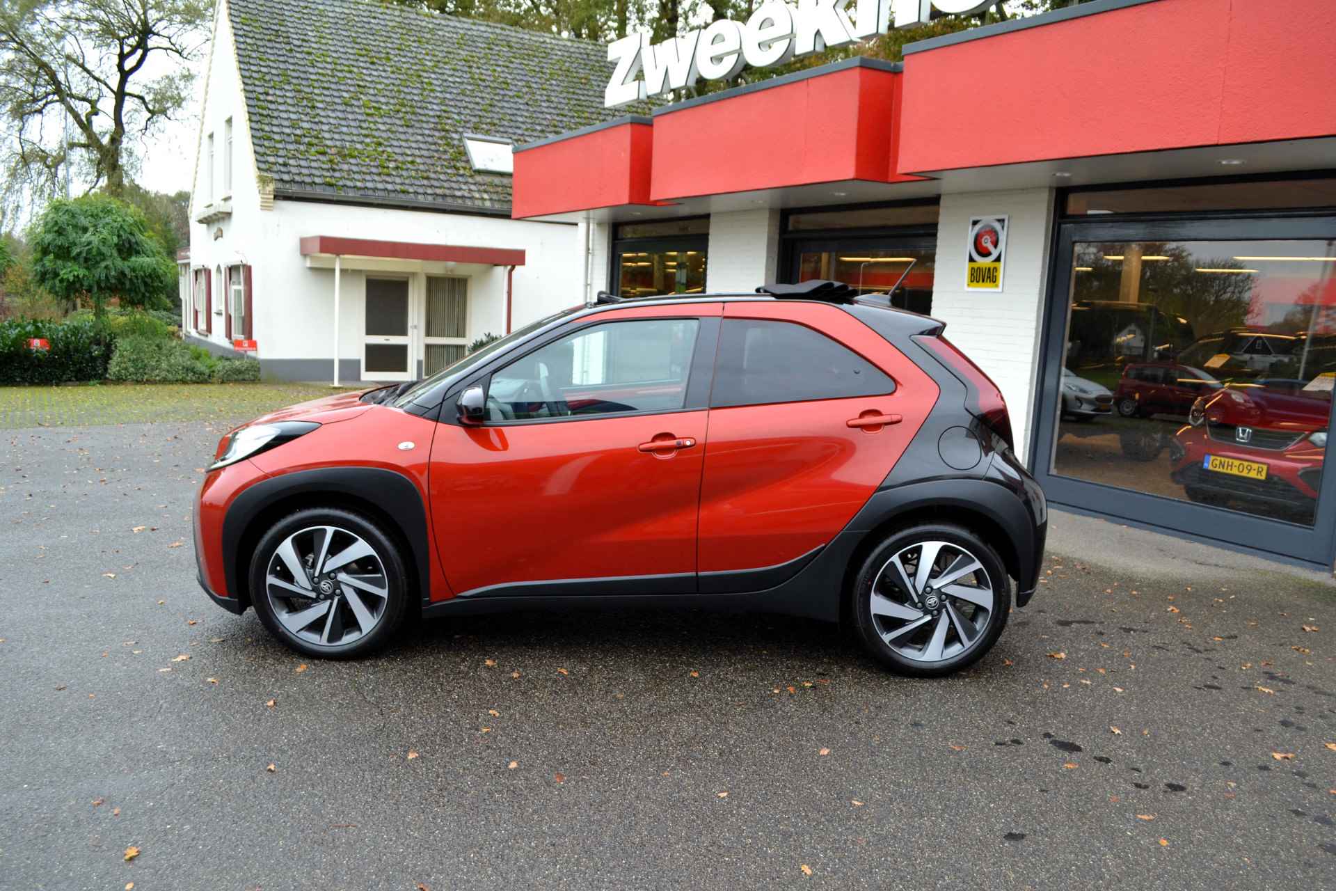 Toyota Aygo X 1.0 VVT-i Automaat, Envy, Limited, Navi, Camera, Pdc V + A, Open dak ! 2.000 km Nieuwstaat ! - 3/46