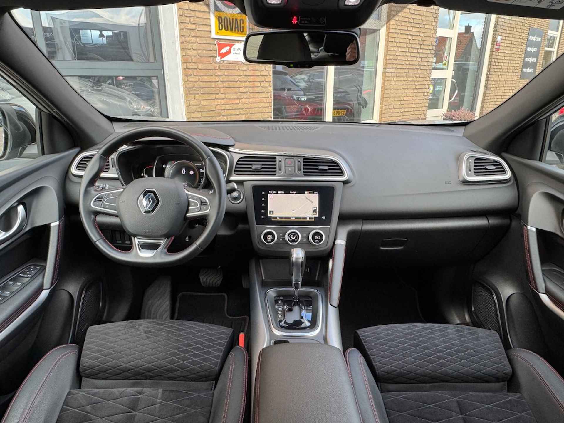 RENAULT Kadjar 1.3 TCe 160PK BLACK-EDITION AUTOMAAT/LED/CARPLAY/TR.HAAK/NL-AUTO - 32/56