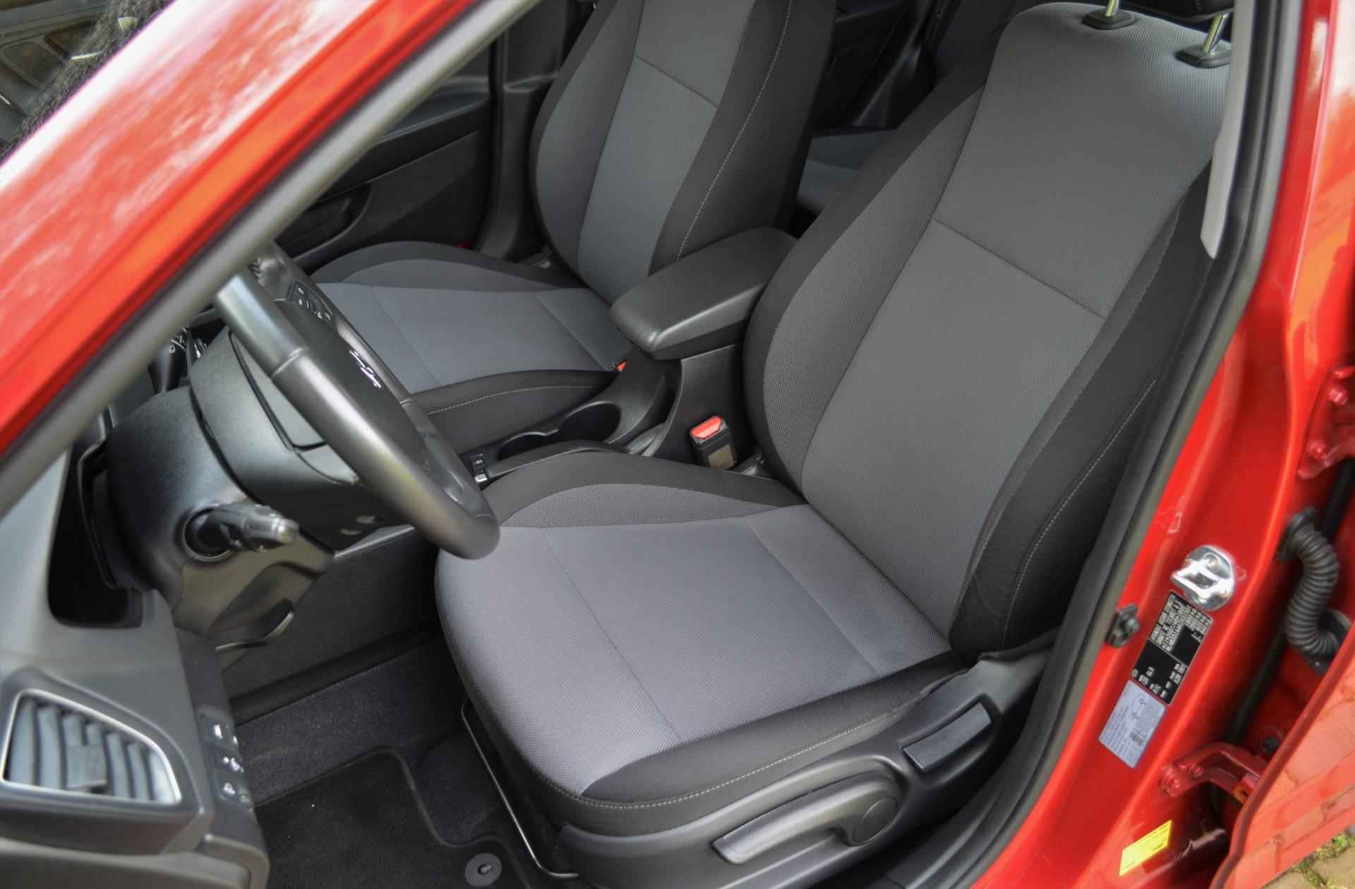 Hyundai I20 1.0 T-GDI Comfort / Apple Carplay / Nav. / PDC / Camera / NL auto - 8/28