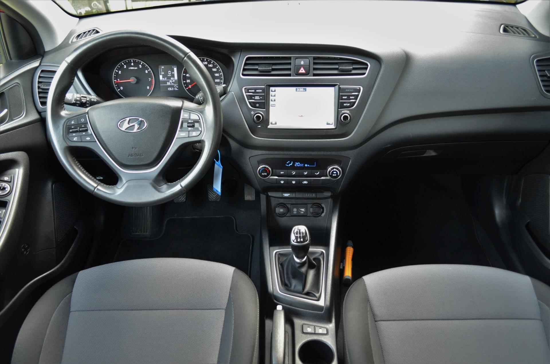 Hyundai I20 1.0 T-GDI Comfort / Apple Carplay / Nav. / PDC / Camera / NL auto - 9/28