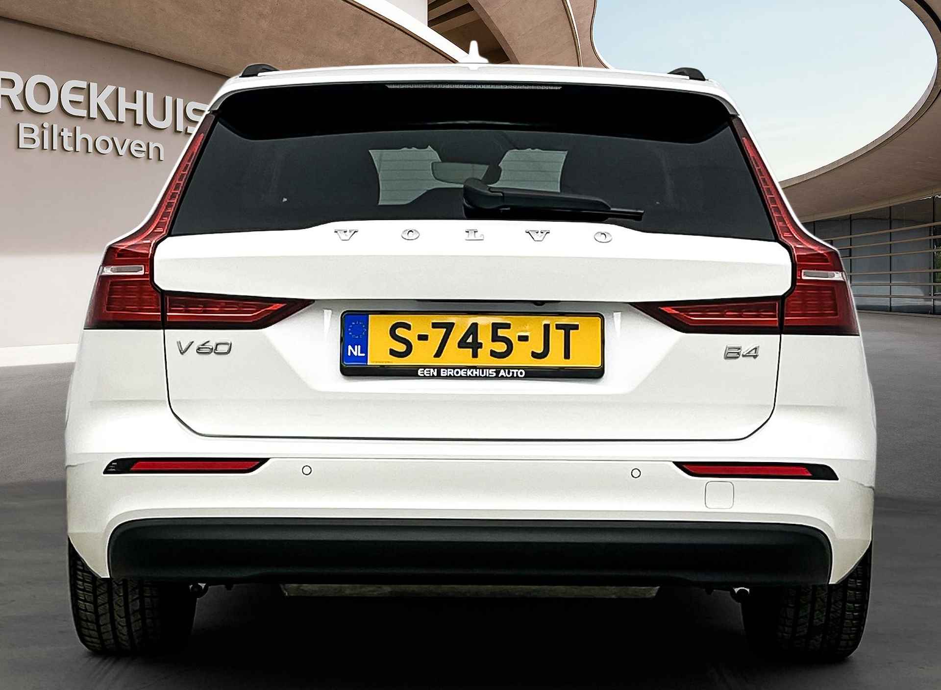 Volvo V60 2.0 B4 Core | Blis | Trekhaak | Stoel + Stuurverw | PDC + Camera | Getint glas | Adaptive Cruisecontrol | - 7/32