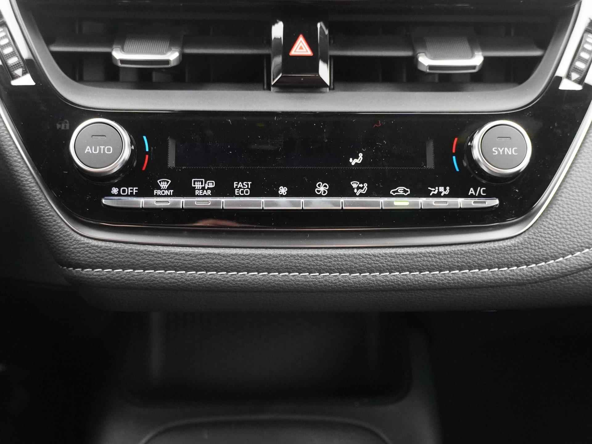 Toyota Corolla Touring Sports Hybrid 140 Active  | Nieuw uit voorraad leverbaar ! | - 8/30
