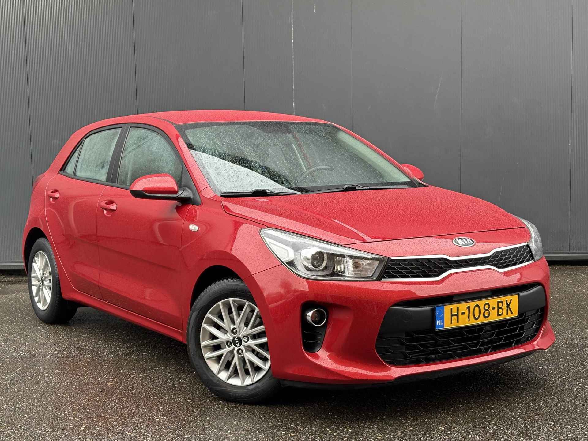 Kia Rio 1.0i Turbo DynamicLine 1e Eigenaar | Dealer onderhouden | Navi | Bluetooth | Camera | Cruise control | DAB radio | Licht metalen velgen | Metallic lak | Fabrieksgarantie t/m 08-01-2027 | NAP - 3/35