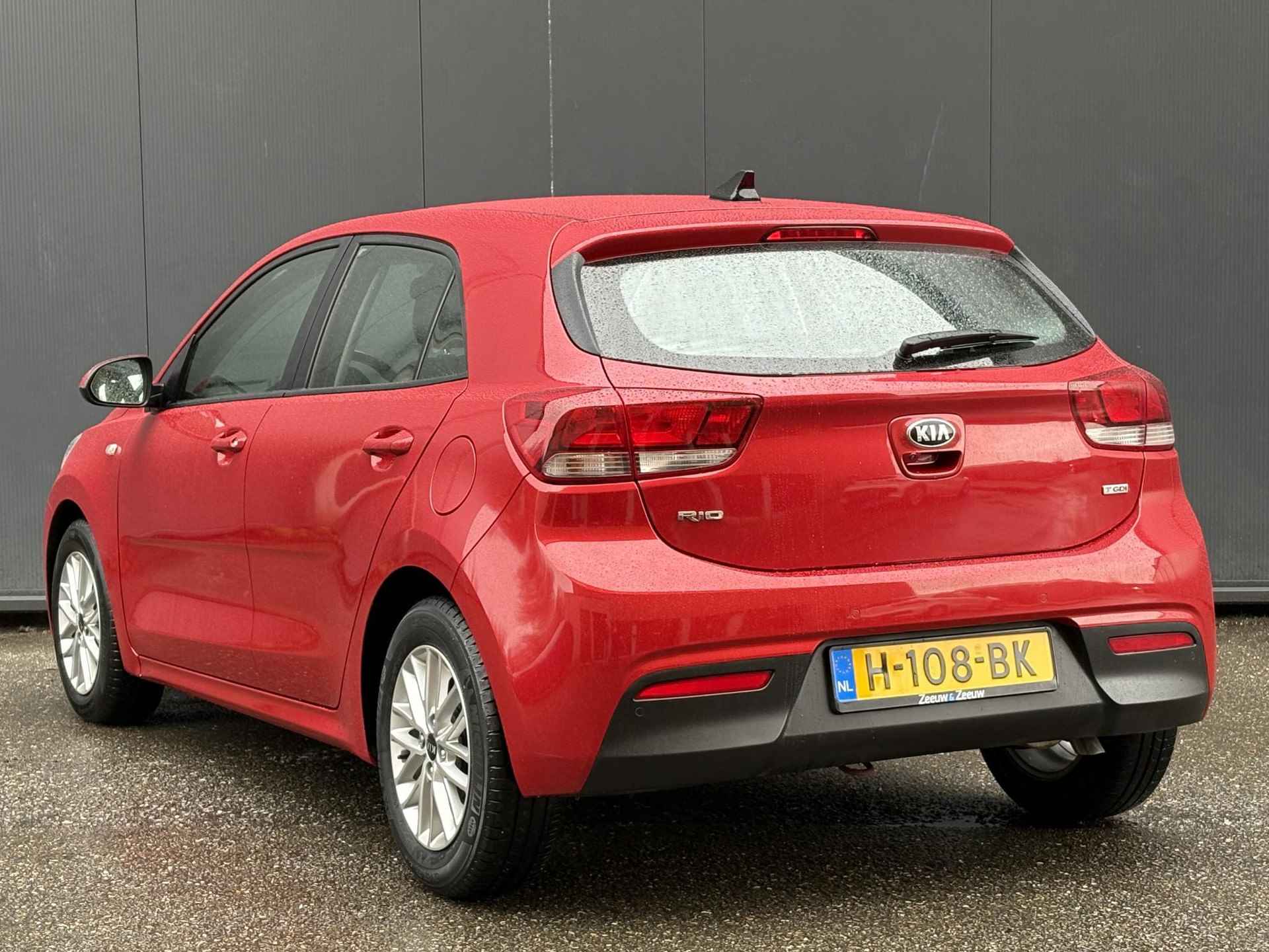 Kia Rio 1.0i Turbo DynamicLine 1e Eigenaar | Dealer onderhouden | Navi | Bluetooth | Camera | Cruise control | DAB radio | Licht metalen velgen | Metallic lak | Fabrieksgarantie t/m 08-01-2027 | NAP - 7/35