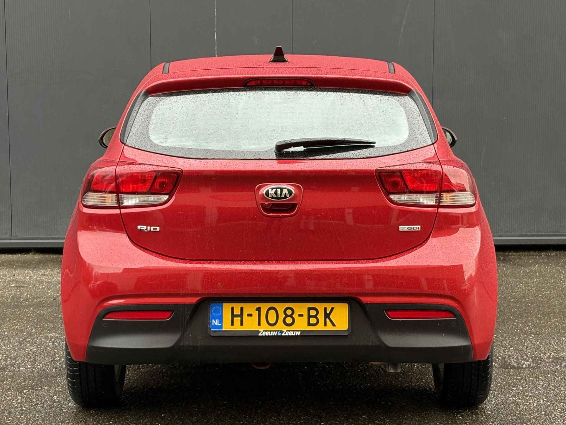 Kia Rio 1.0i Turbo DynamicLine 1e Eigenaar | Dealer onderhouden | Navi | Bluetooth | Camera | Cruise control | DAB radio | Licht metalen velgen | Metallic lak | Fabrieksgarantie t/m 08-01-2027 | NAP - 8/35