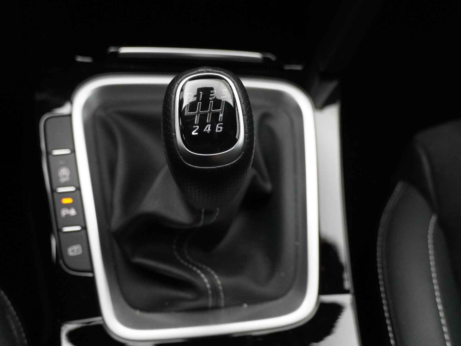 Kia Ceed Sportswagon 1.5 T-GDi GT-Line - *Demo* - Glazen schuif-/kanteldak - LED koplampen - Navigatie - Camera - Fabrieksgarantie tot 02-2030 - 31/52