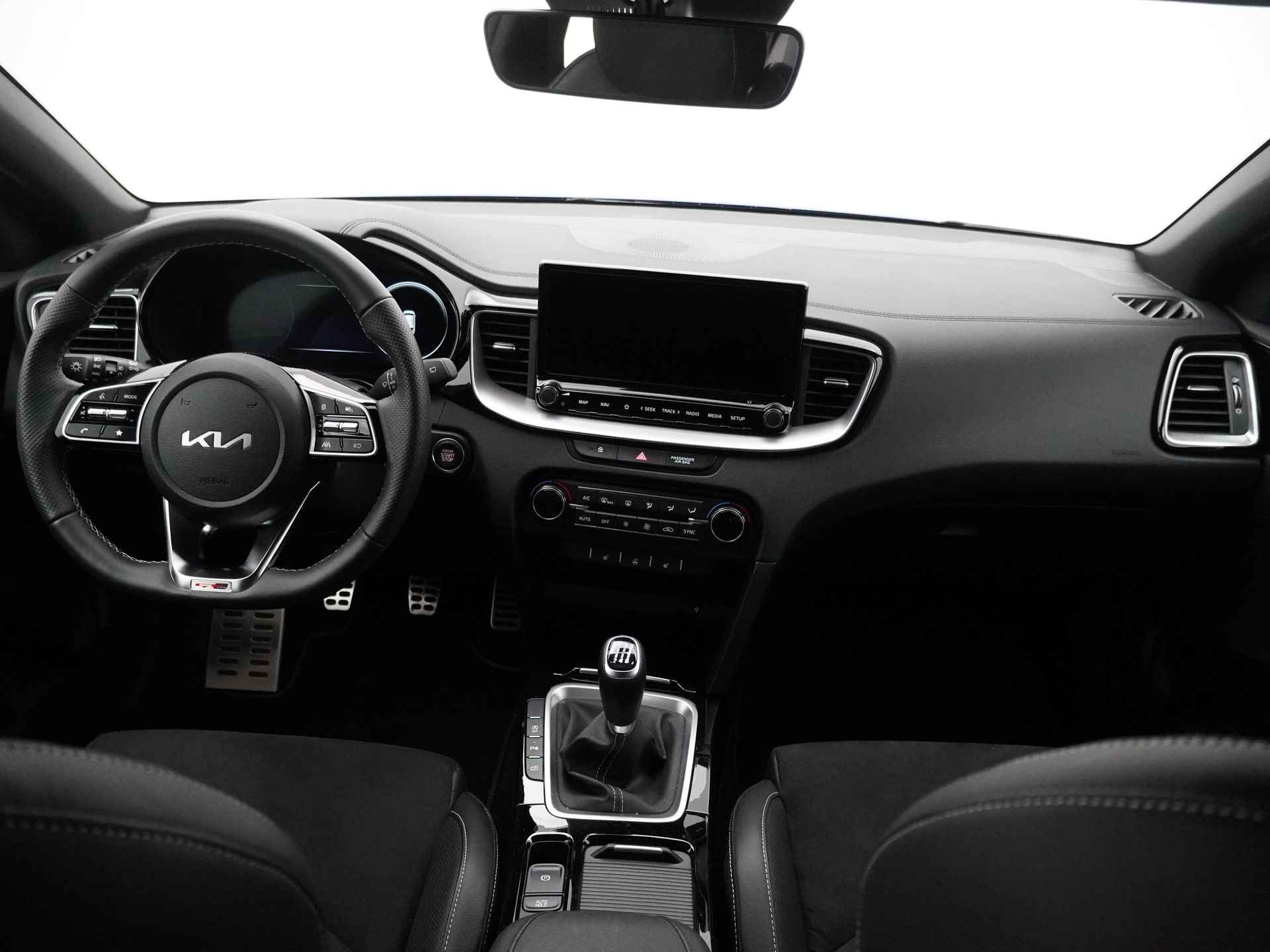 Kia Ceed Sportswagon 1.5 T-GDi GT-Line - *Demo* - Glazen schuif-/kanteldak - LED koplampen - Navigatie - Camera - Fabrieksgarantie tot 02-2030 - 36/52