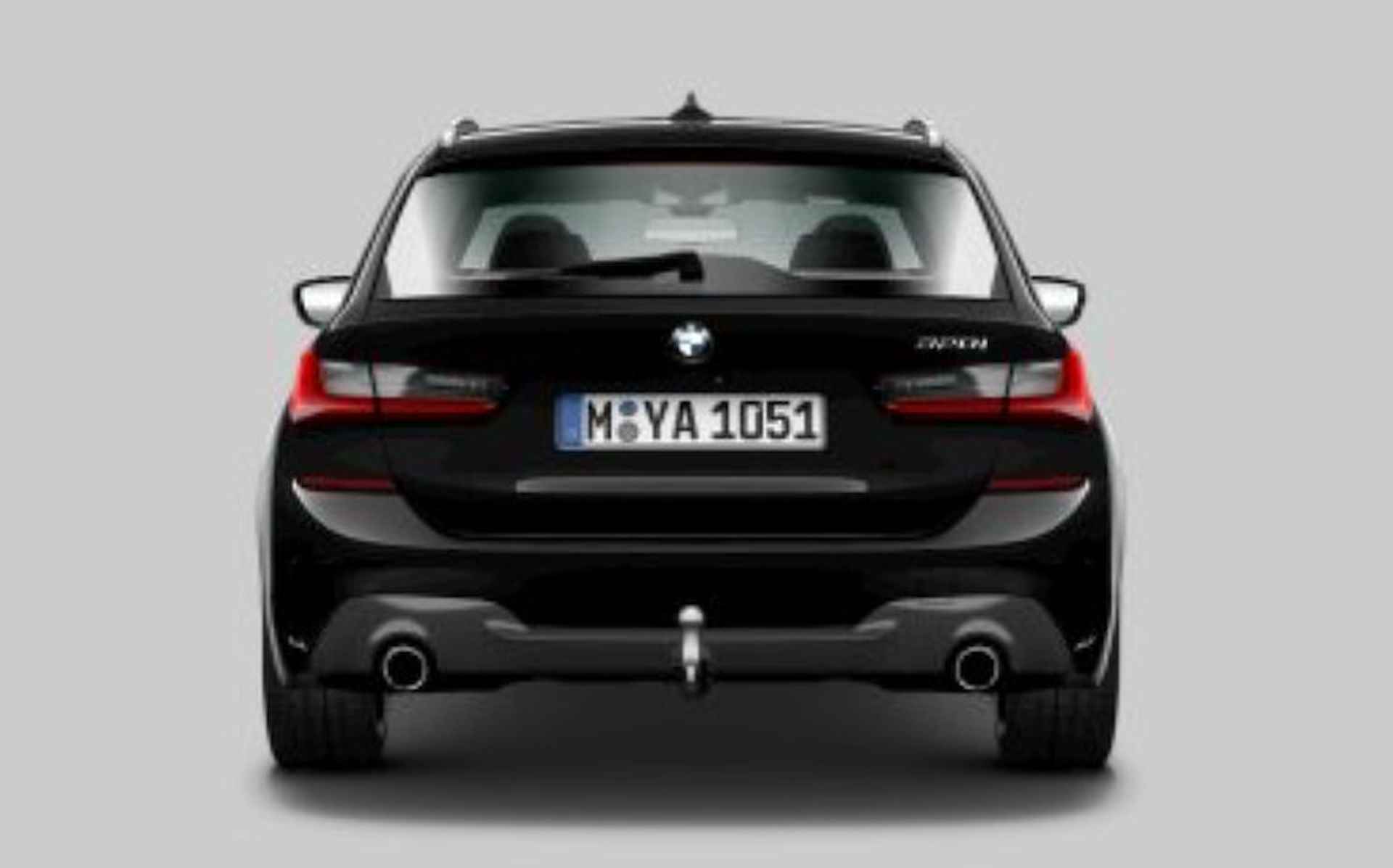 BMW 3-serie Touring 320i High Executive Edition M Sport - Trekhaak - Panoramadak - Parking Assistant - Head up - Elektrisch verwarmde voorstoelen - Automatisch dimmende binnen/buitenspiegel - Led mistlampen - 6/18