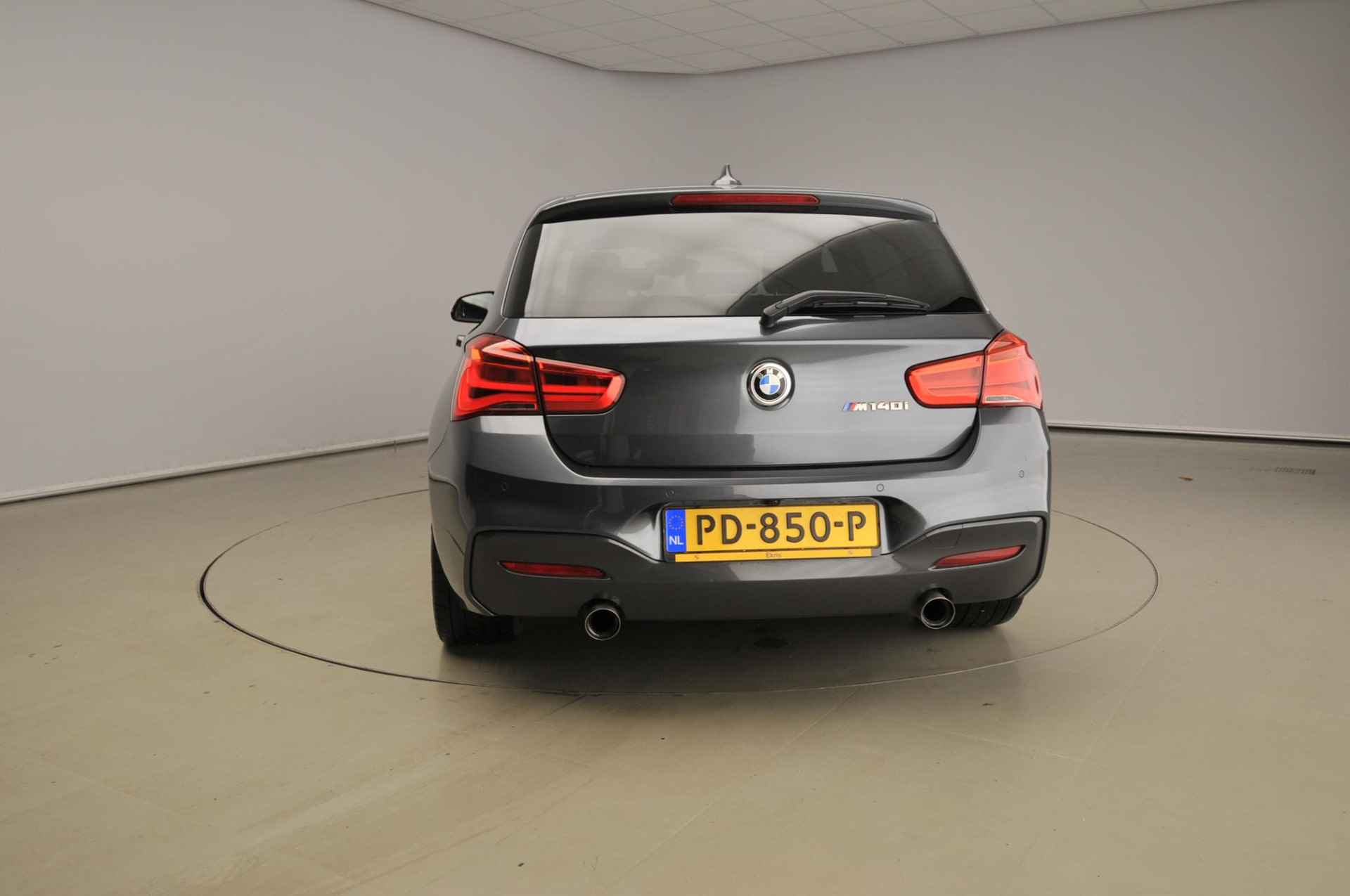 BMW 1-serie 5-deurs M140i | M-Sportpakket | LED | Navigatie | Schuifdak | Elektr. zetels | Keyles go | Harman-kardon sound | Alu 18 inch - 4/48