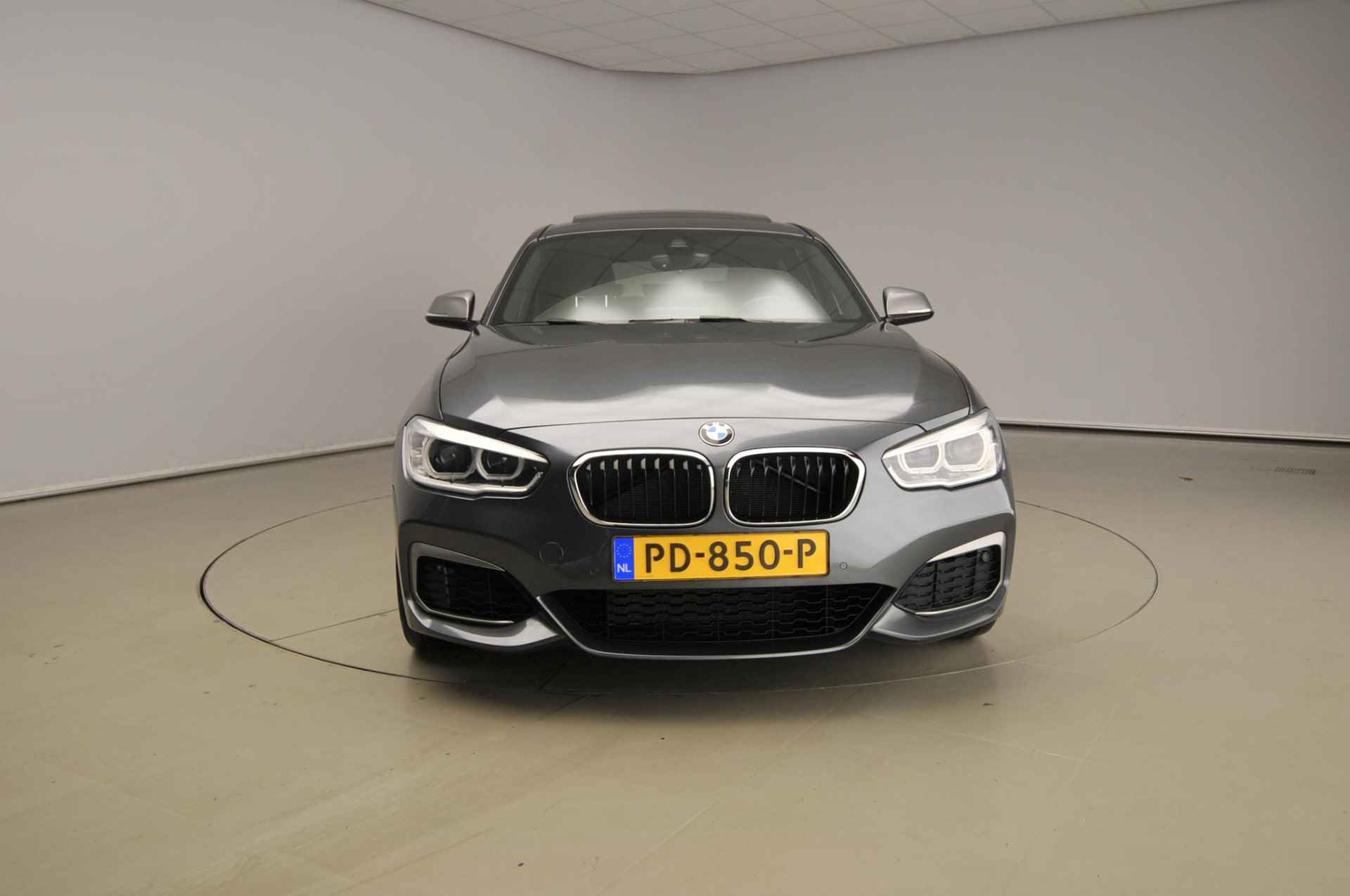 BMW 1-serie 5-deurs M140i | M-Sportpakket | LED | Navigatie | Schuifdak | Elektr. zetels | Keyles go | Harman-kardon sound | Alu 18 inch - 6/48