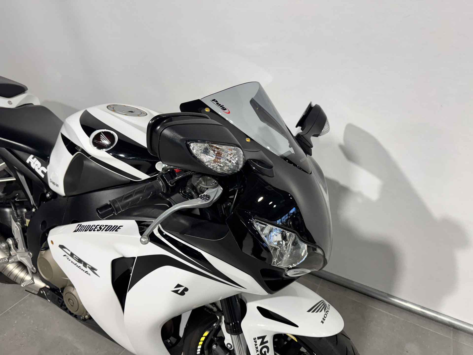 Honda CBR 1000 RR - 2/8