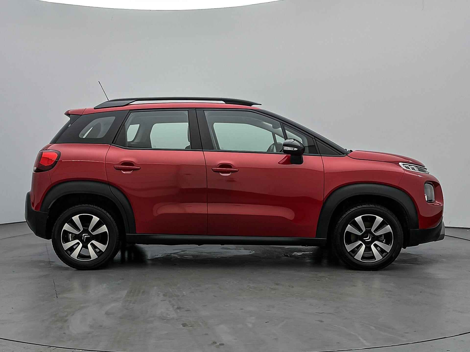 Citroen C3 Aircross SUV Feel 110 pk | Navigatie | Parkeersensoren Achter | LED Dagrijverlichting | Lederen Stuurwiel | Start/Stop Systeem | Climate Control | Cruise Control | Buitenspiegels Elektrisch Verstel -en Verwarmbaar | Apple Carplay/Android Auto | - 9/31