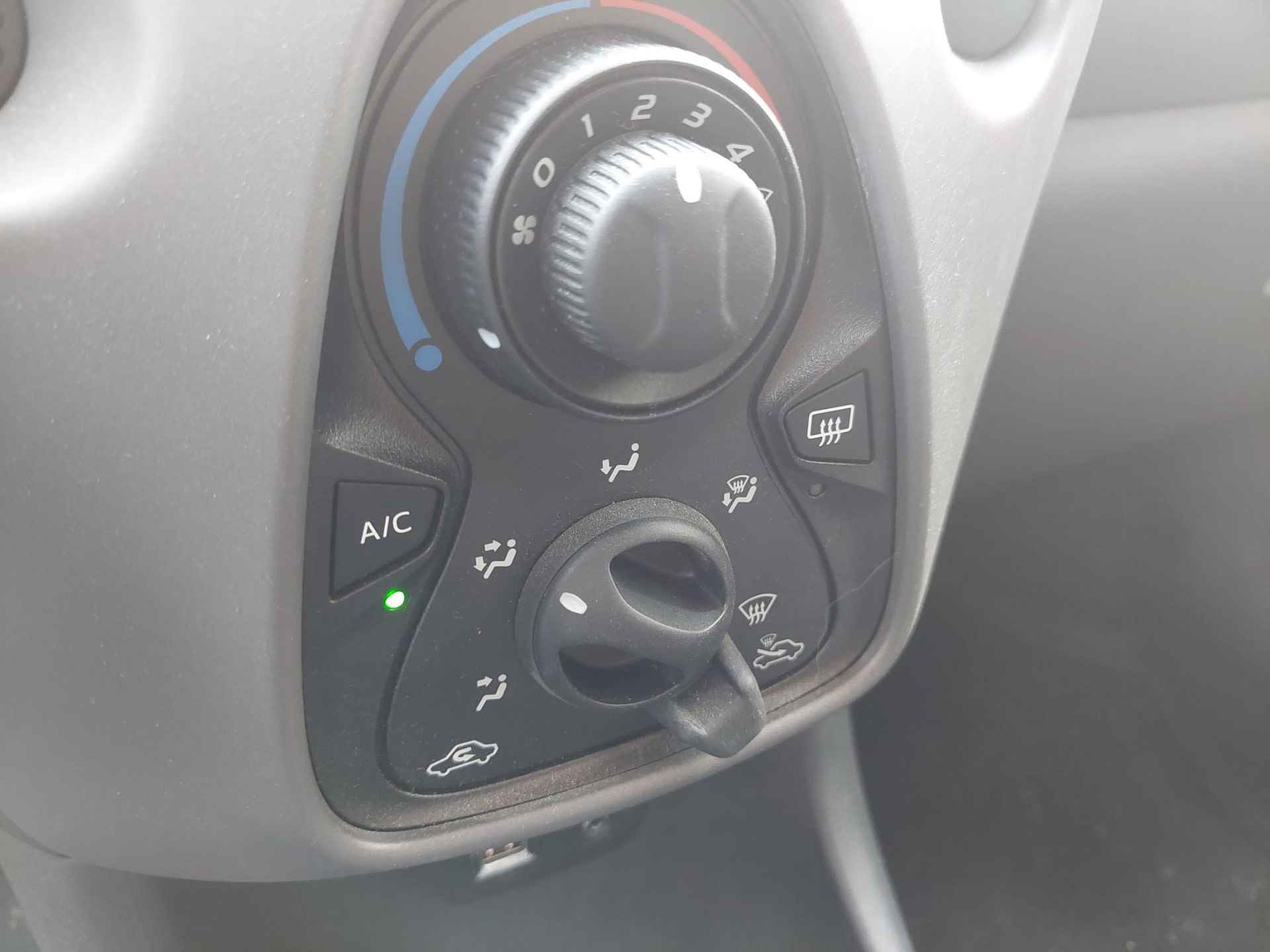 Peugeot 108 1.0 e-VTi Active Pack 5-drs Airco/LED/Bluetooth - 14/23