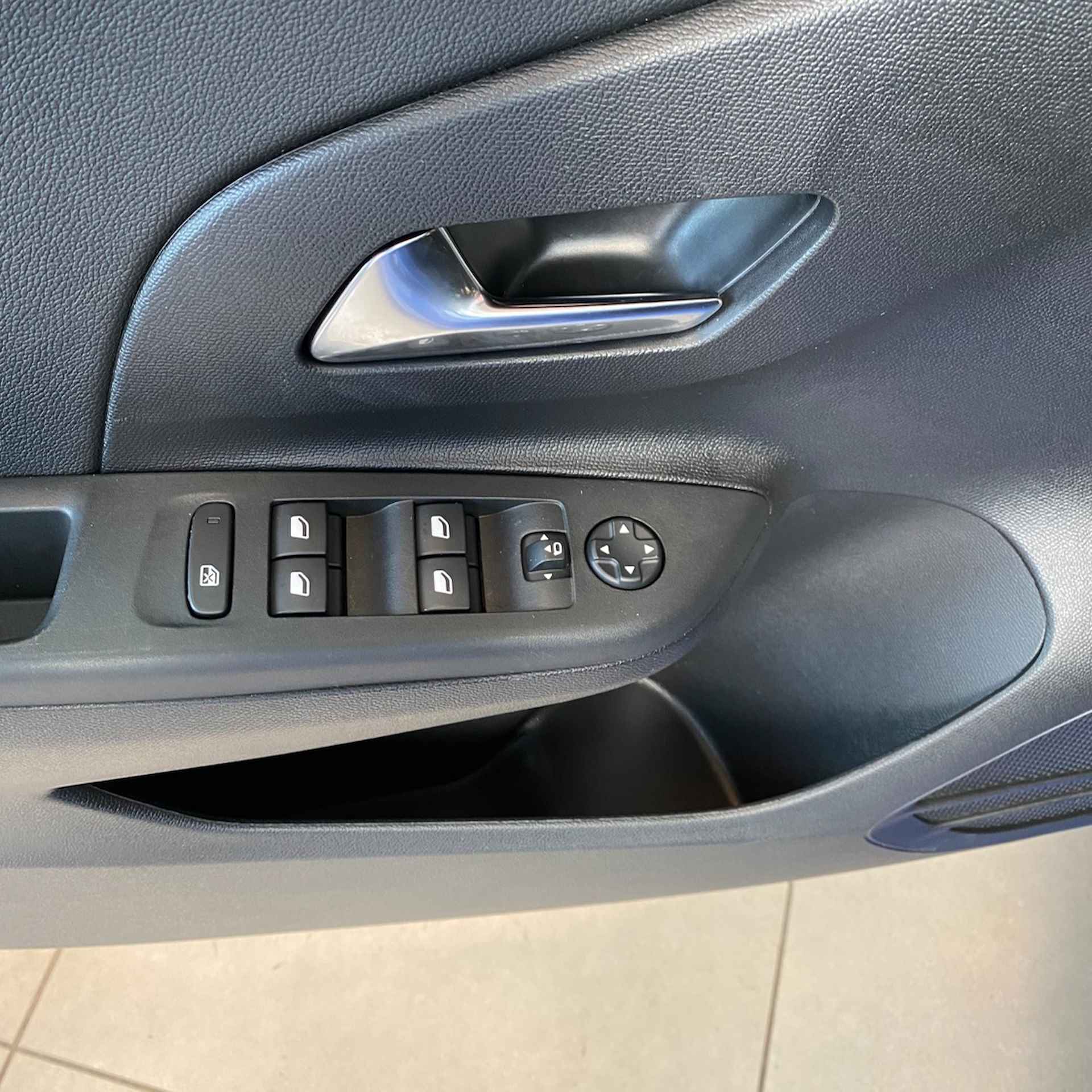 Opel Corsa 1.2 Turbo GS,Apple Carplay Android/Auto,Achteruitrijcamera,Airco,Cruisecontrol,V&A Sensoren,Park Pilot,Bleutooth met Spraakbedie - 23/28