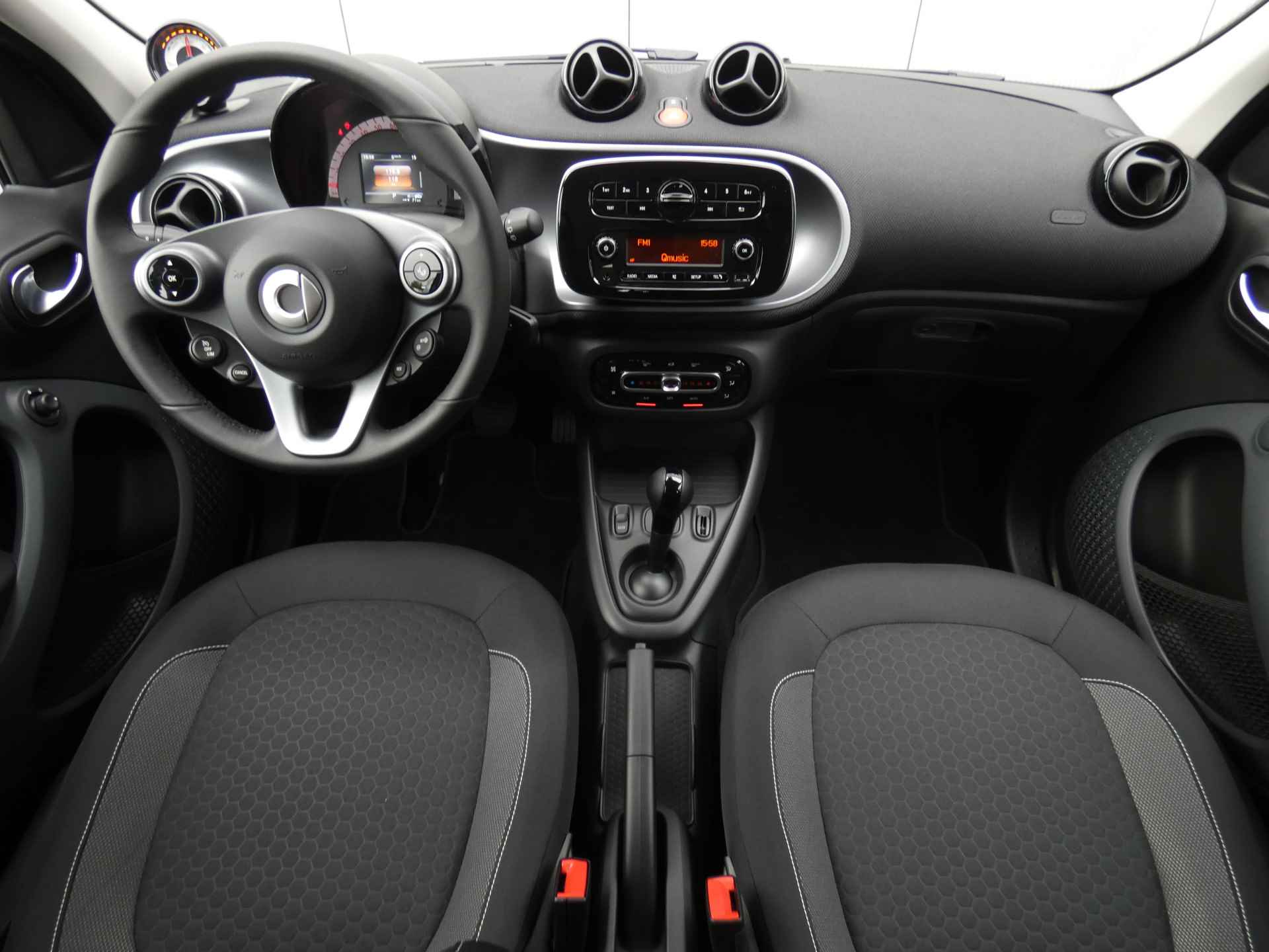 Smart Forfour EQ 17,7KWh | Cruise control | 15" | Automatische airco | € 13.495 na aftrek subsidie - 3/39