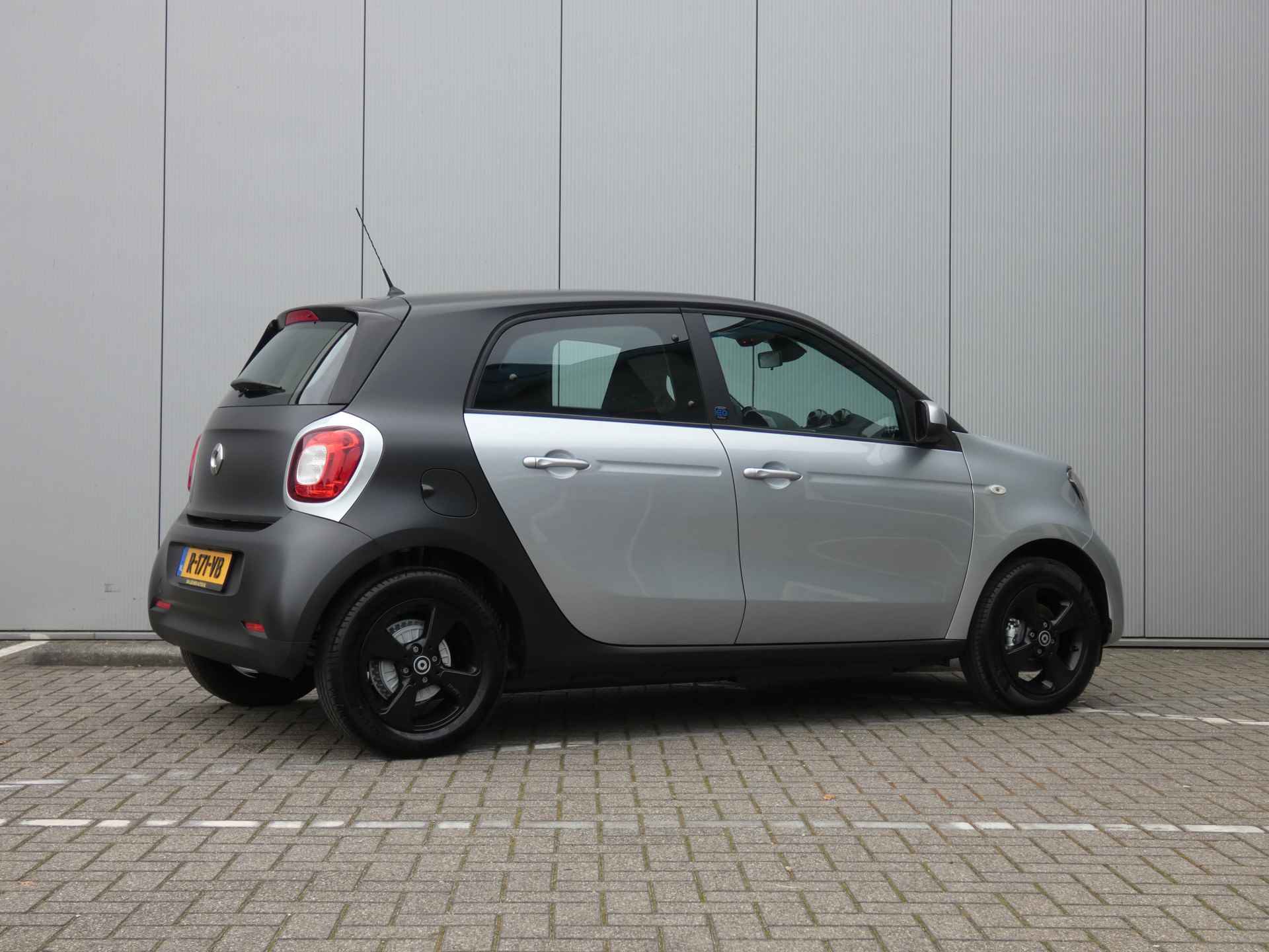 Smart Forfour EQ 17,7KWh | Cruise control | 15" | Automatische airco | € 13.495 na aftrek subsidie - 5/39