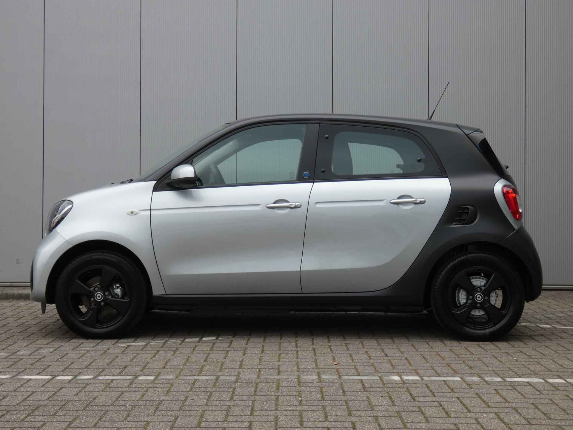 Smart Forfour EQ 17,7KWh | Cruise control | 15" | Automatische airco | € 13.495 na aftrek subsidie - 16/39