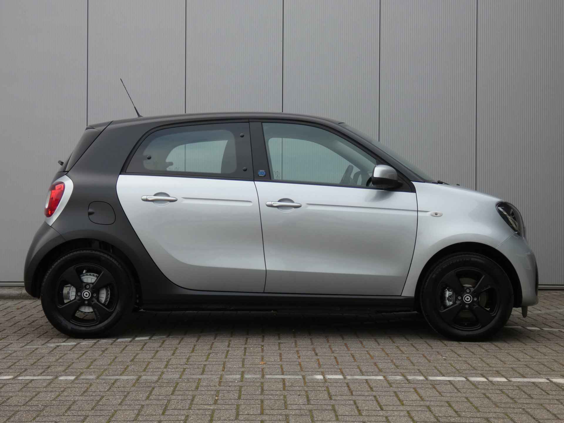 Smart Forfour EQ 17,7KWh | Cruise control | 15" | Automatische airco | € 13.495 na aftrek subsidie - 17/39