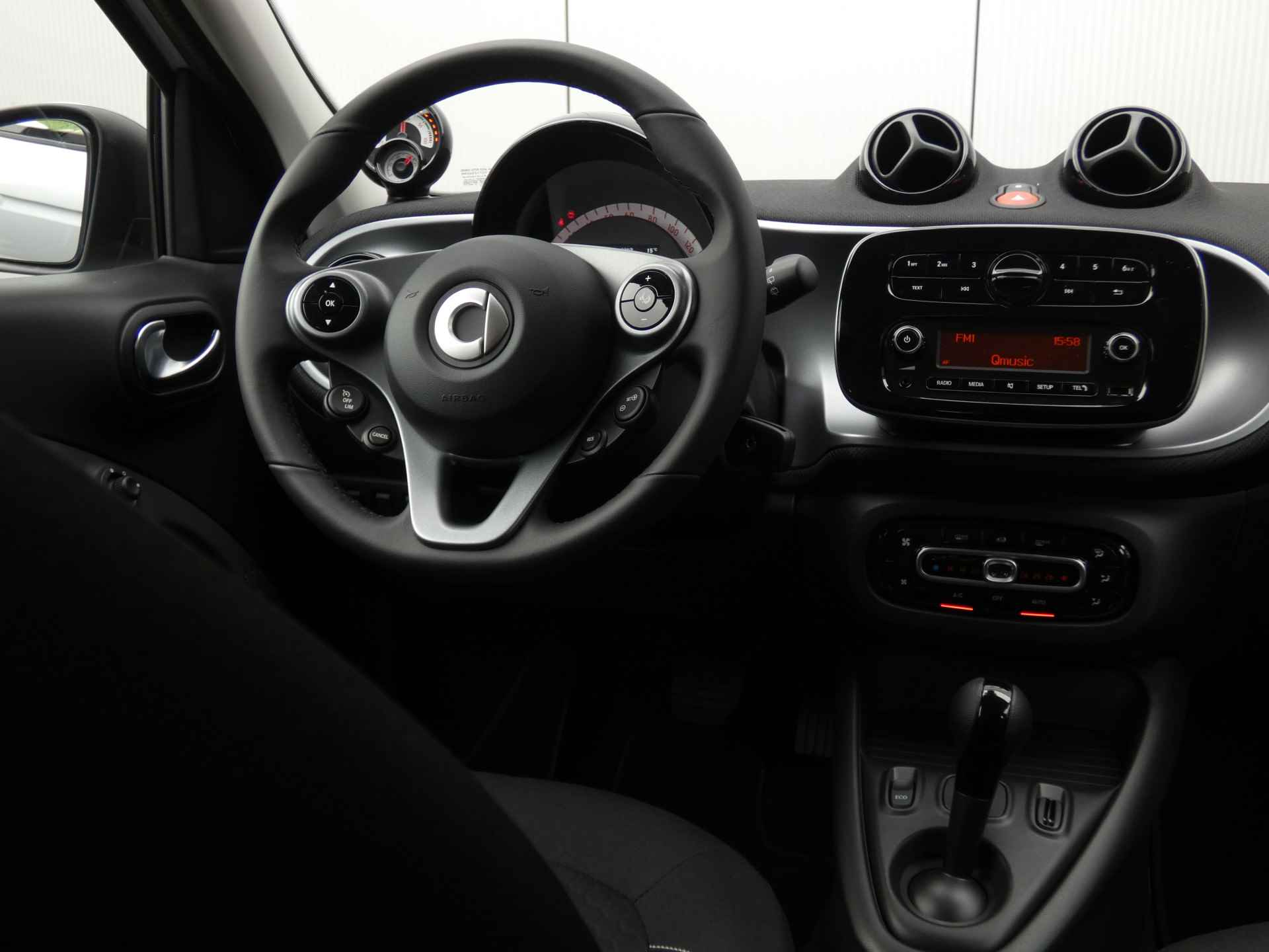Smart Forfour EQ 17,7KWh | Cruise control | 15" | Automatische airco | € 13.495 na aftrek subsidie - 22/39