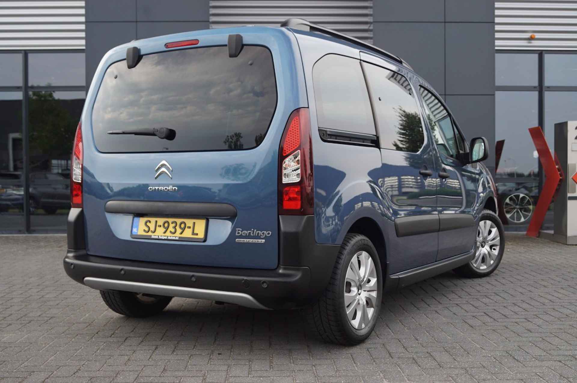 CITROEN Berlingo 1.2 Pur Tech XTR 110pk / PDC/Apple Carplay /Camera/Climate contr - 9/32