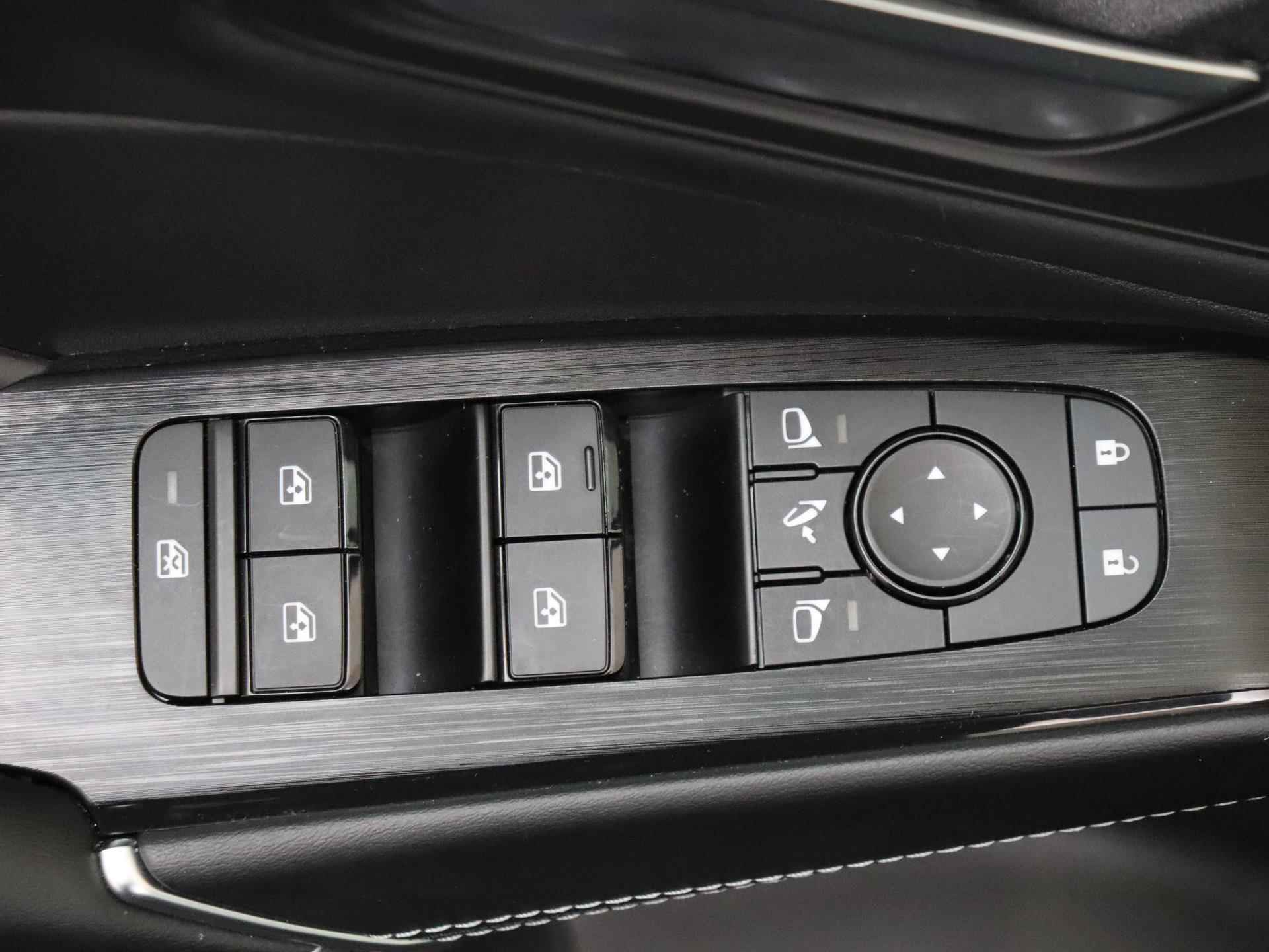 Nissan Qashqai 1.3 - 158PK MHEV Xtronic N-Connecta Automaat | Navigatie | Glazen Panoramadak |Cruise Control |Climate Control | Camera | Apple Carplay/Android Auto | Parkeersensoren | Licht & Regen Sensor | LED Lampen | Electrische Ramen | Centrale Deurvergrendeling | - 24/27