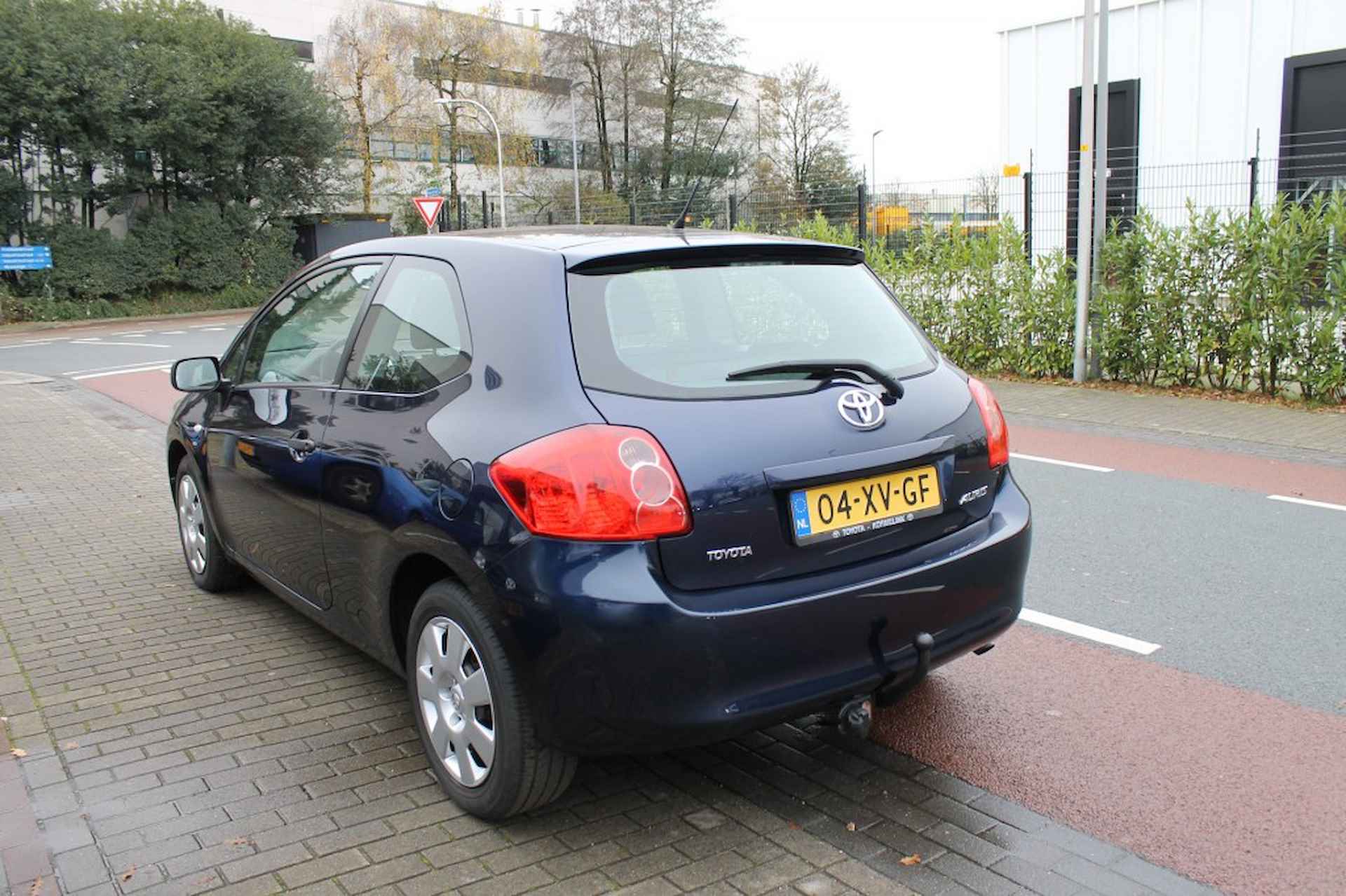 TOYOTA Auris 1.4-16V Terra - 6/13