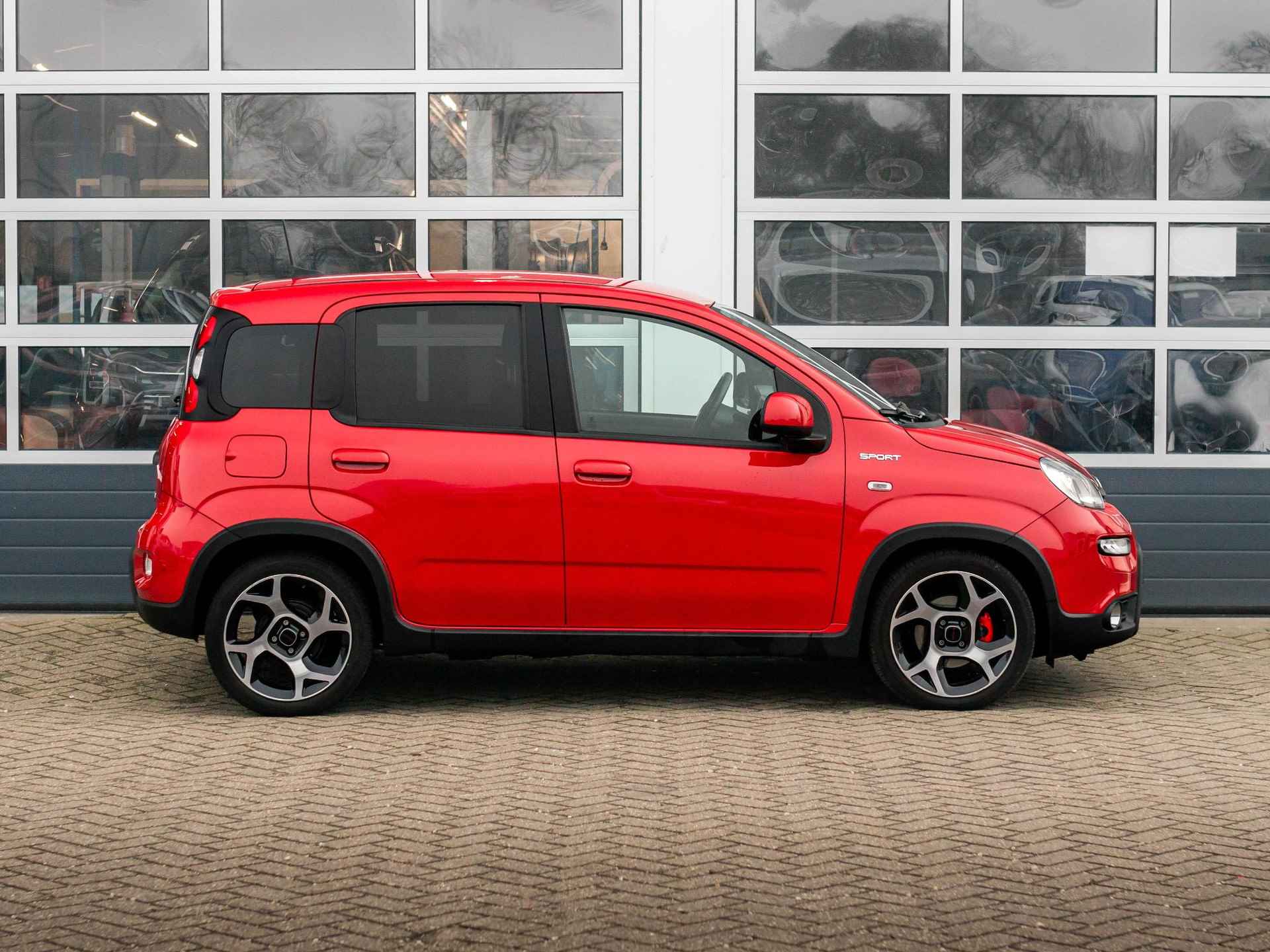 Fiat Panda Hybrid Sport | Clima | Priv Glass | Hoogteverstelling Stoel | Pack Sport - 4/24