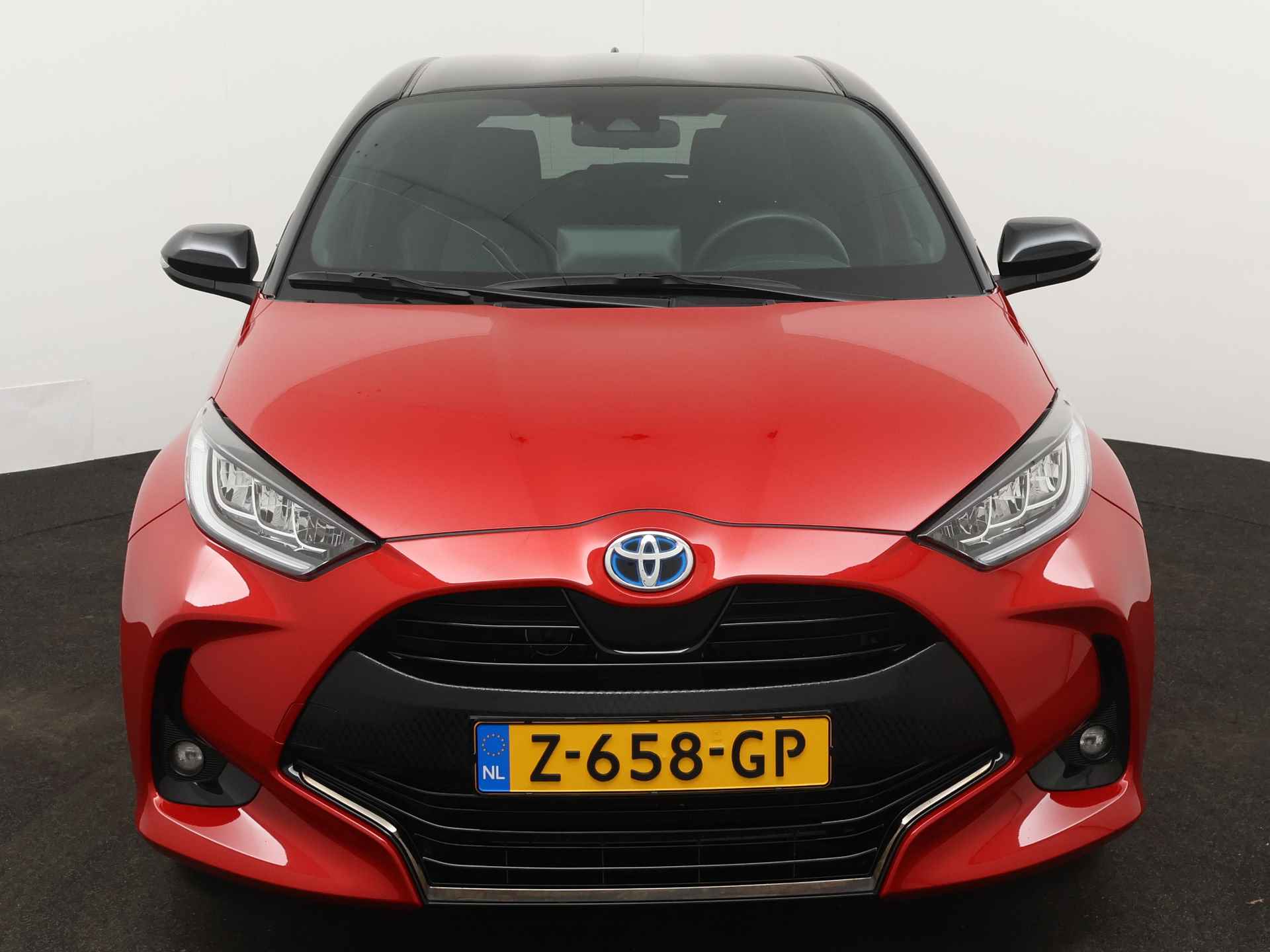 Toyota Yaris 1.5 Hybrid Executive Limited | Navigatie | Stoelverwarming | Lichtmetalen Velgen | - 28/43